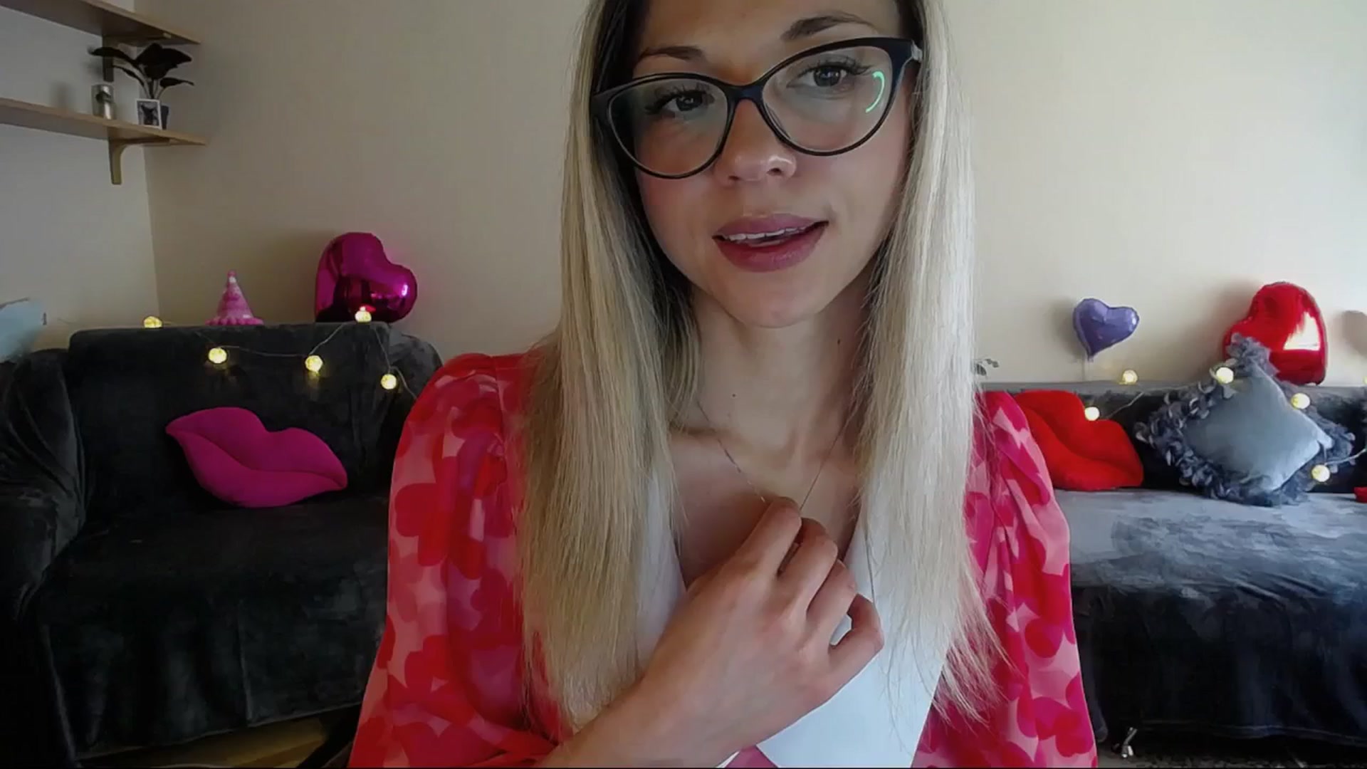 Gallery image thumbnail from Sunshine_alis's myfreecams stream on, 04/19/2025, 13:41 image 18 of 20