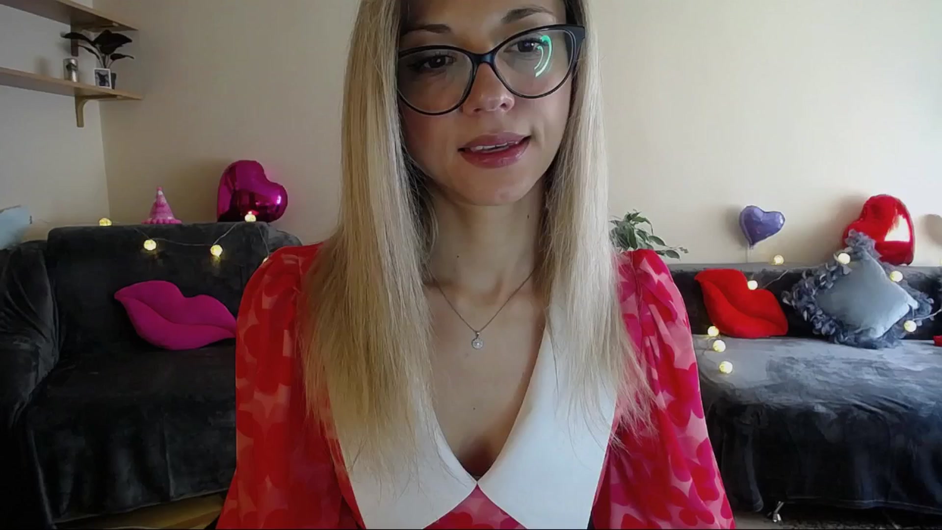 Gallery image thumbnail from Sunshine_alis's myfreecams stream on, 04/19/2025, 13:41 image 14 of 20