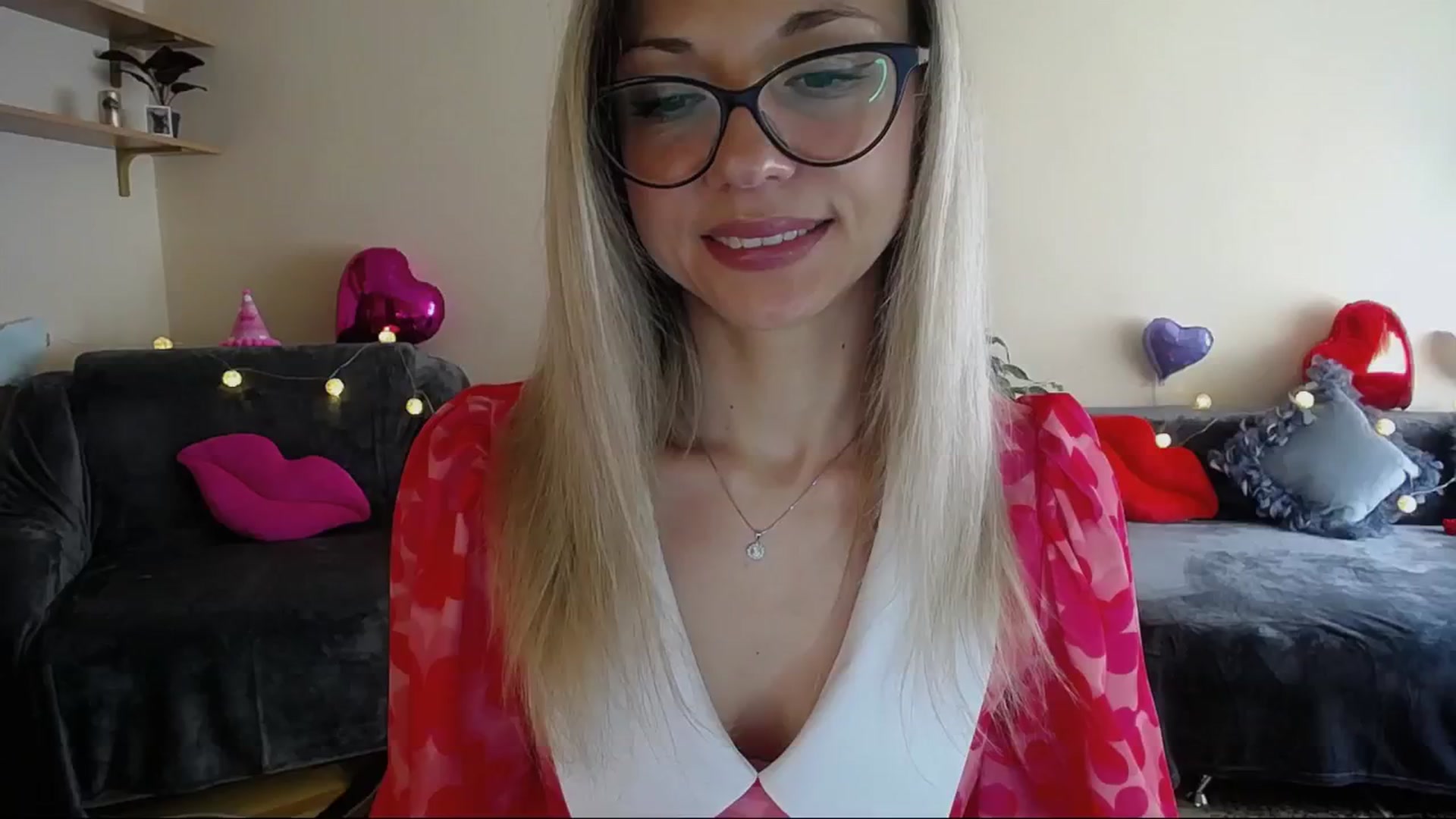 Gallery image thumbnail from Sunshine_alis's myfreecams stream on, 04/19/2025, 13:41 image 9 of 20