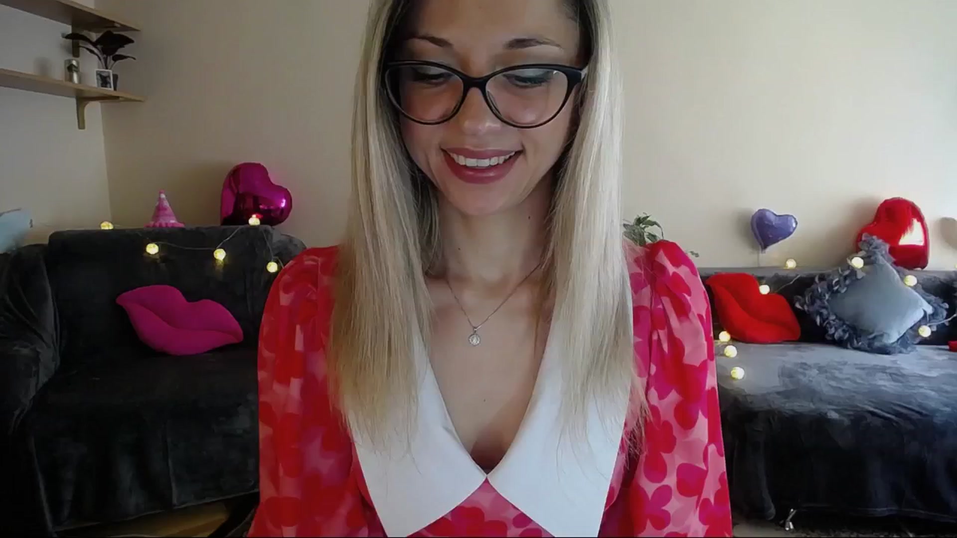 Gallery image thumbnail from Sunshine_alis's myfreecams stream on, 04/19/2025, 13:41 image 19 of 20