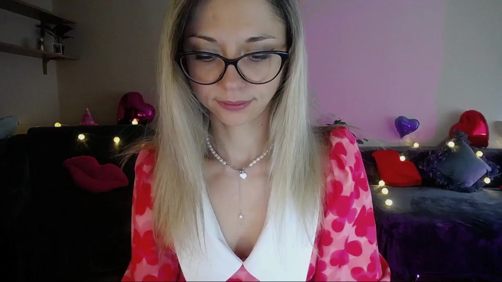Gallery image thumbnail from Sunshine_alis's myfreecams stream on, 04/19/2025, 15:21 image 1 of 20