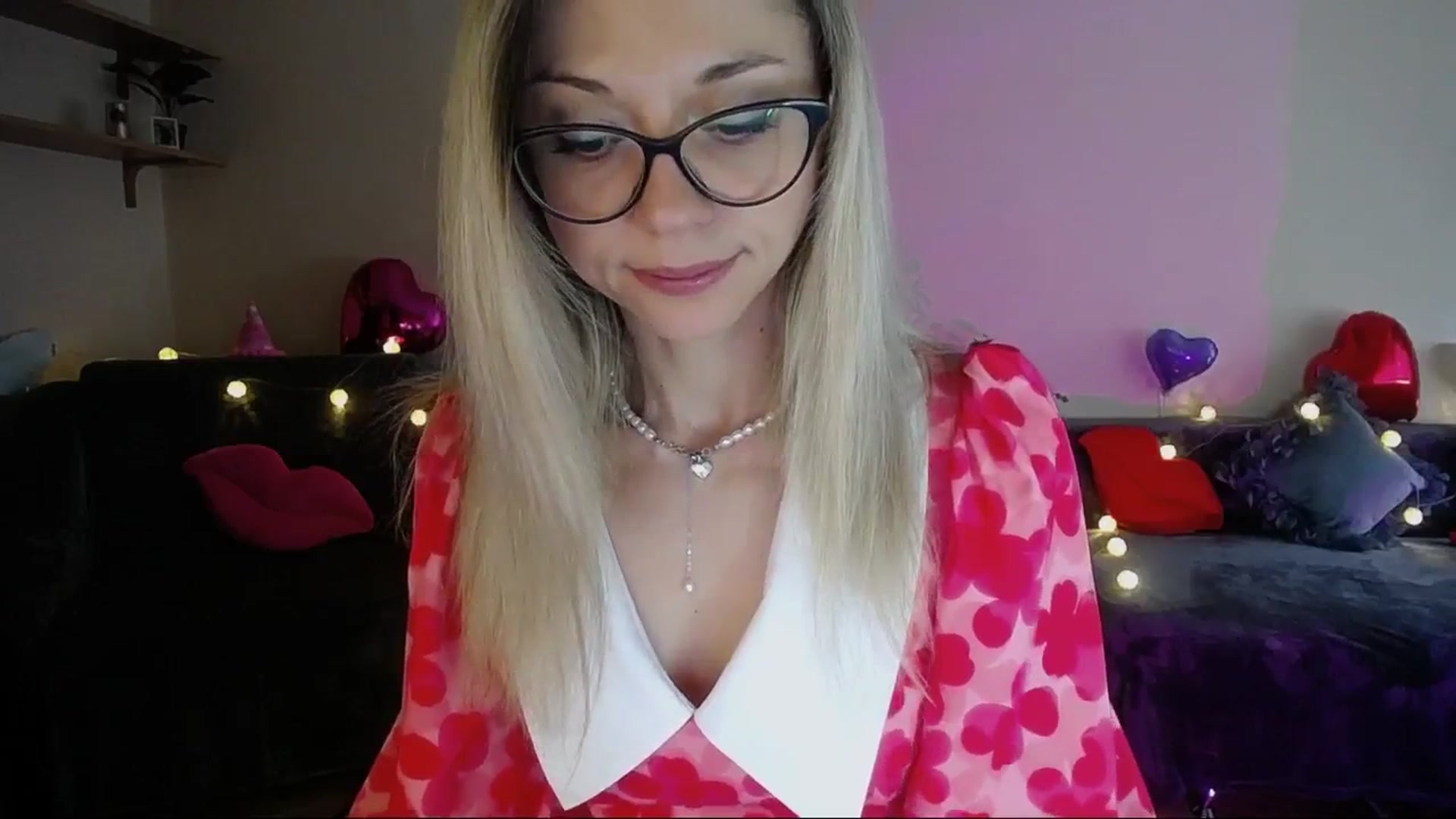Gallery image thumbnail from Sunshine_alis's myfreecams stream on, 04/19/2025, 15:21 image 3 of 20