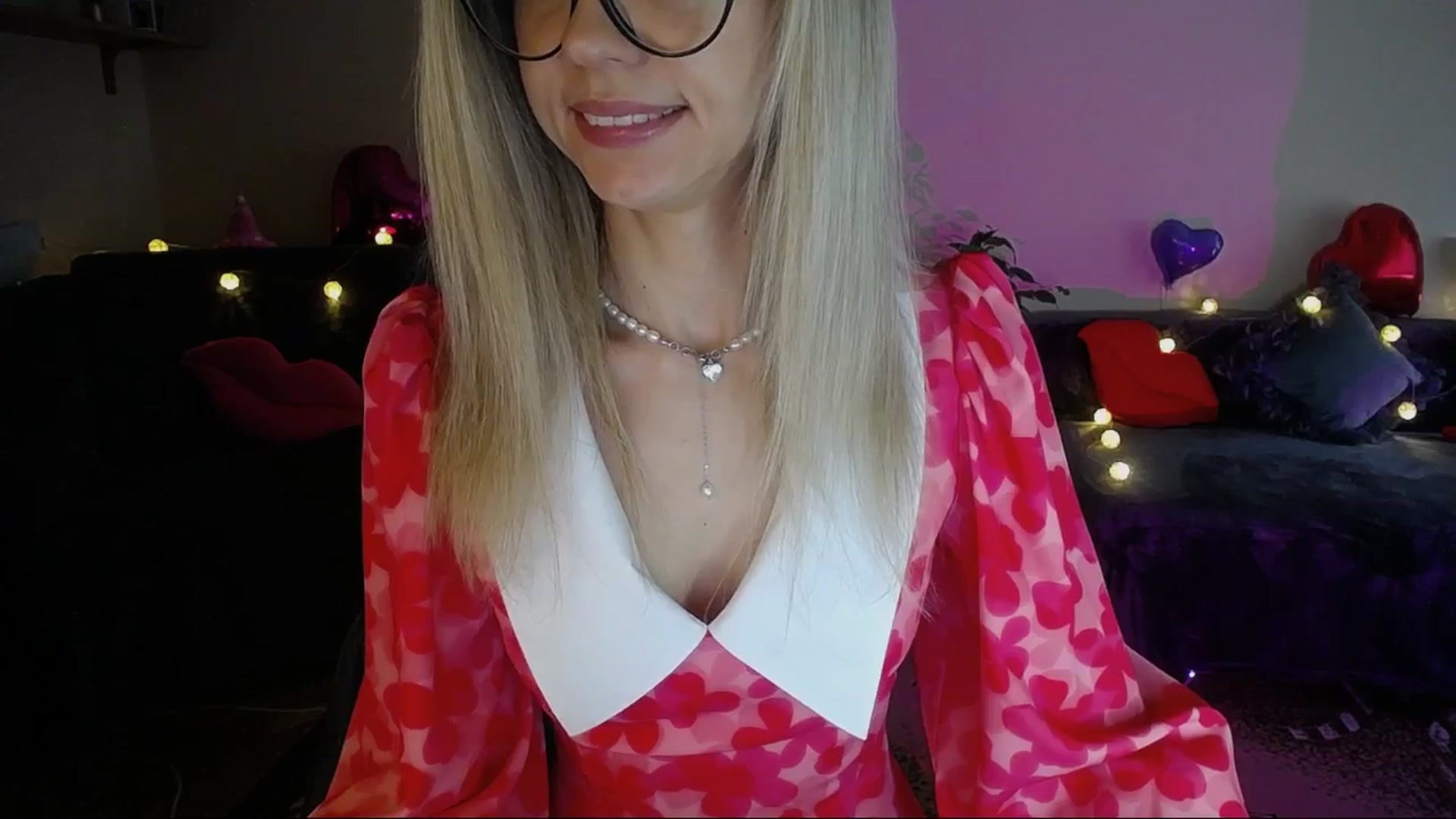 Gallery image thumbnail from Sunshine_alis's myfreecams stream on, 04/19/2025, 15:21 image 19 of 20