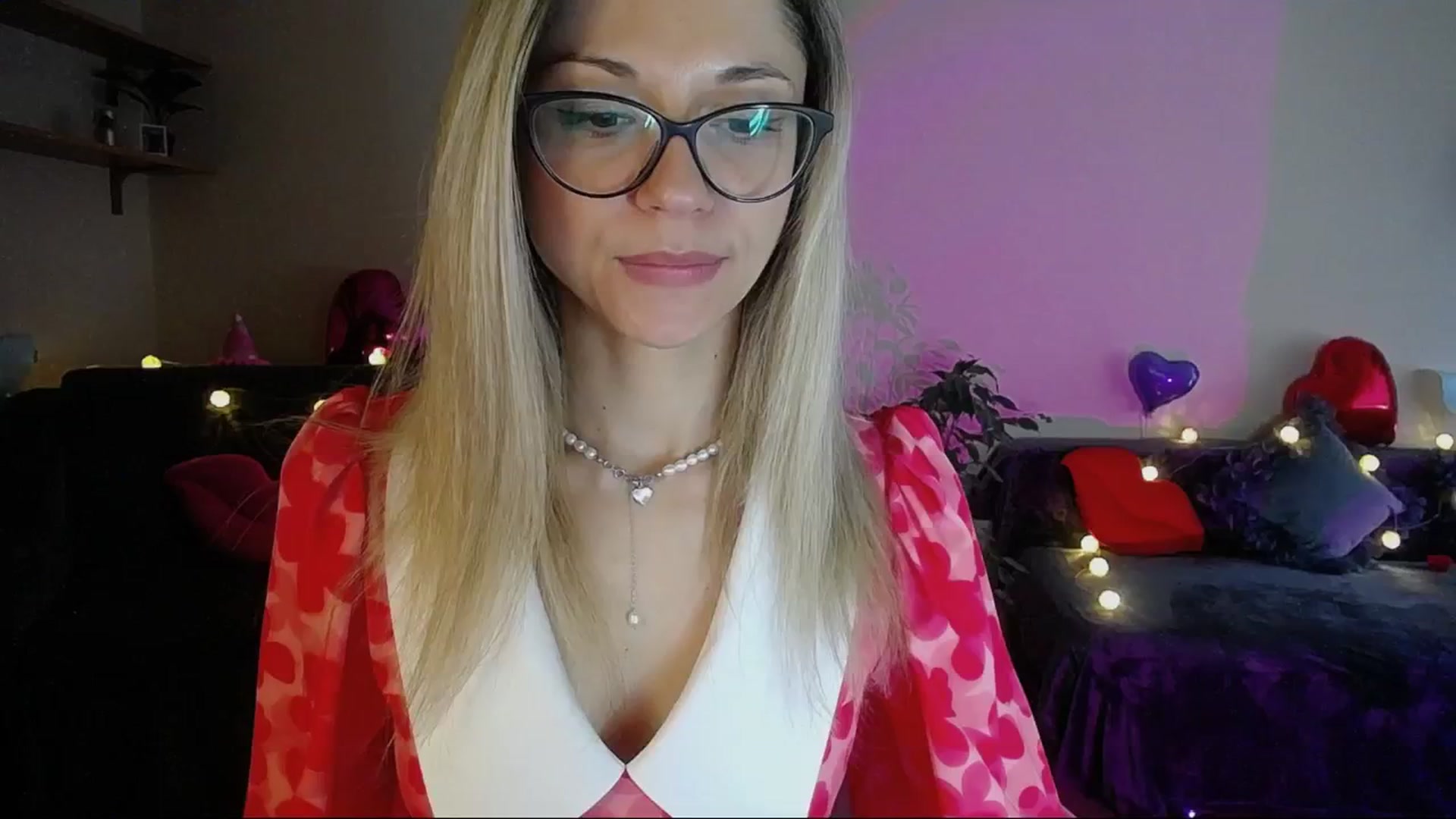 Gallery image thumbnail from Sunshine_alis's myfreecams stream on, 04/19/2025, 16:06 image 5 of 20