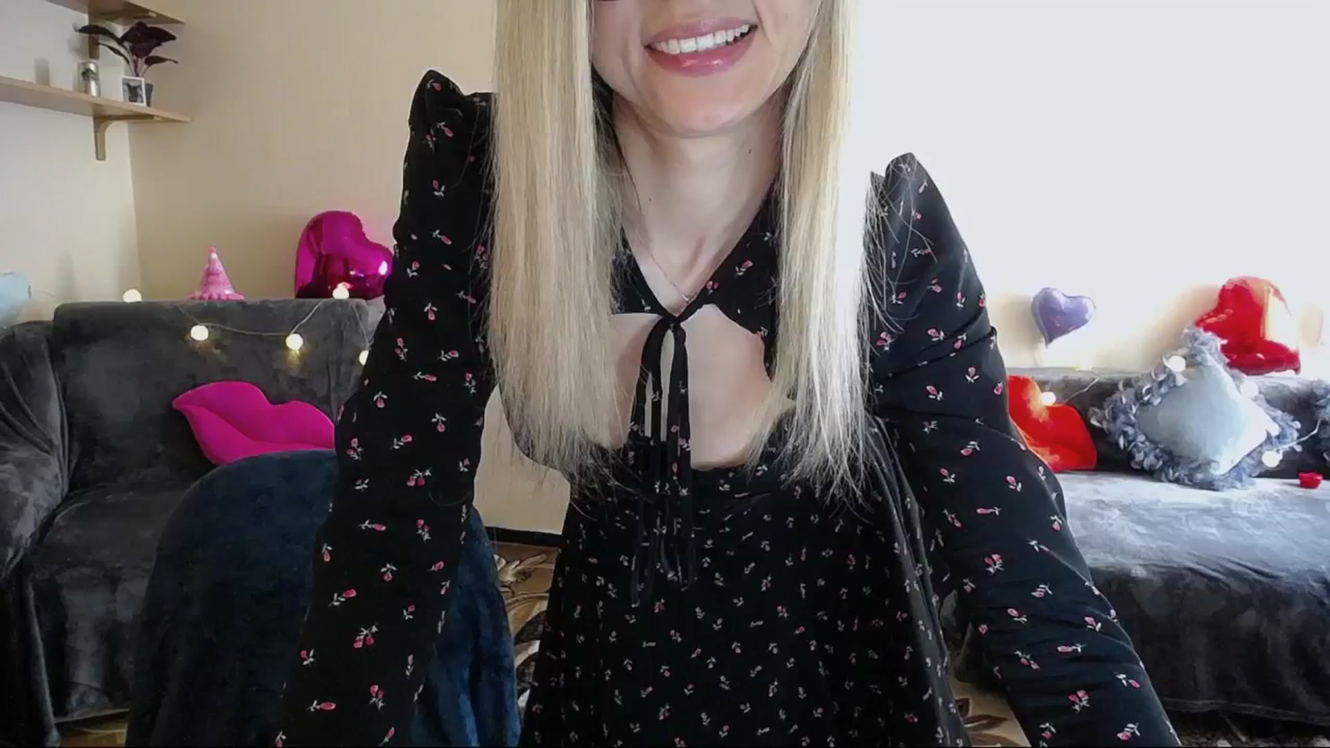 Gallery image thumbnail from Sunshine_alis's myfreecams stream on, 04/22/2025, 14:15 image 7 of 20