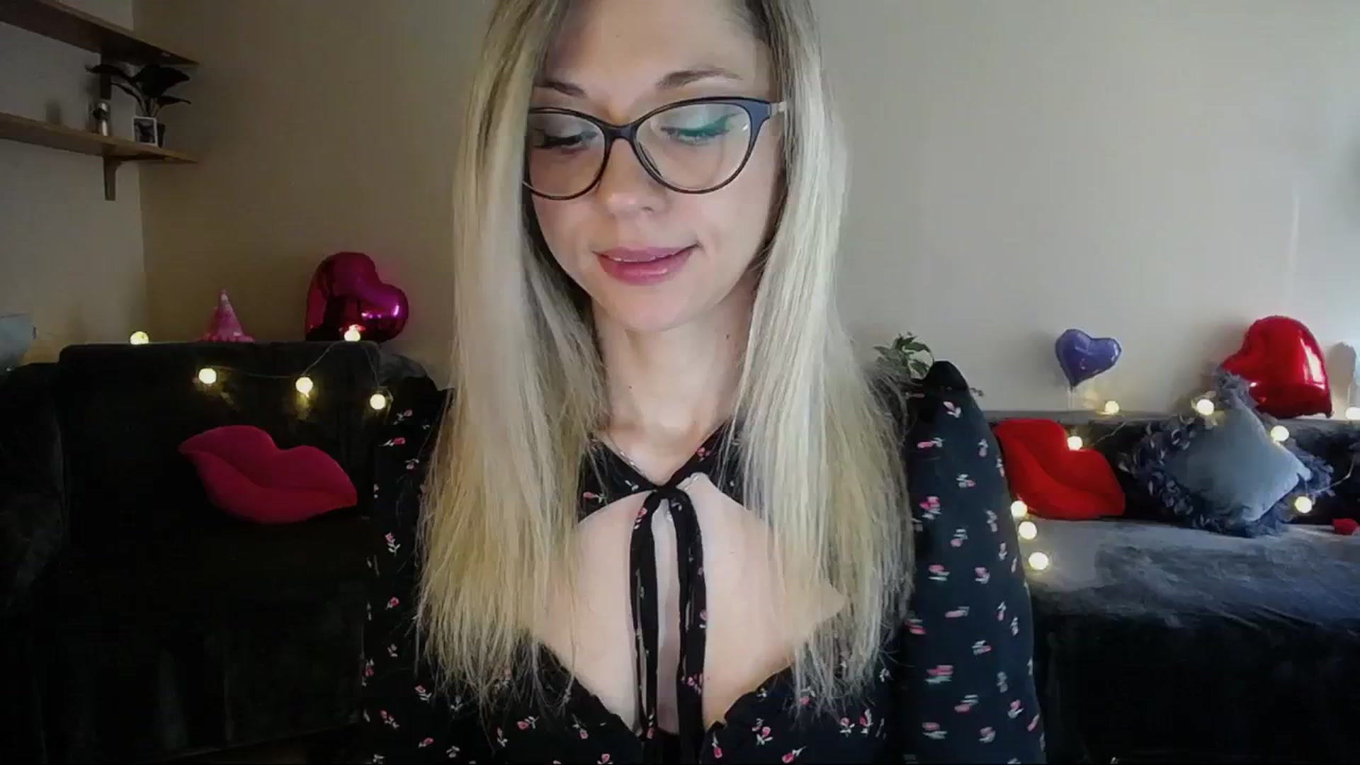 Gallery image thumbnail from Sunshine_alis's myfreecams stream on, 04/22/2025, 16:02 image 4 of 20