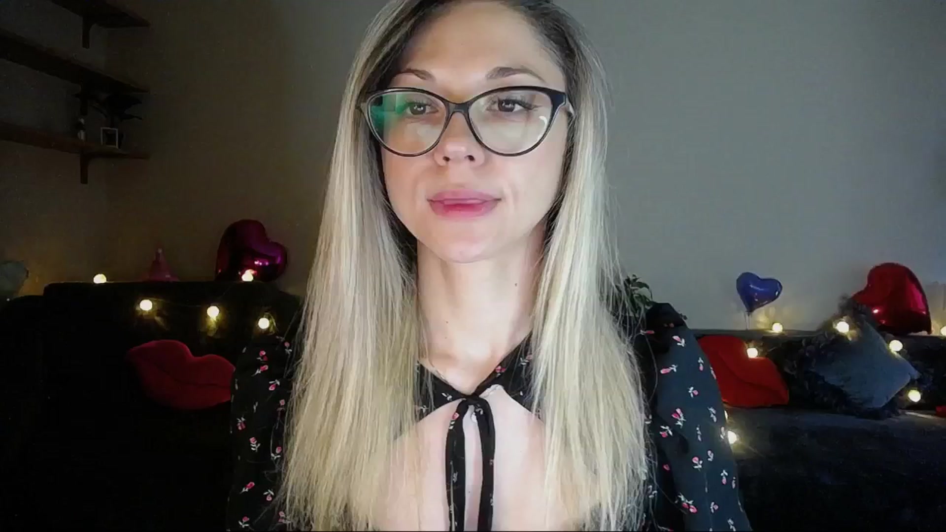 Gallery image thumbnail from Sunshine_alis's myfreecams stream on, 04/22/2025, 17:25 image 6 of 20