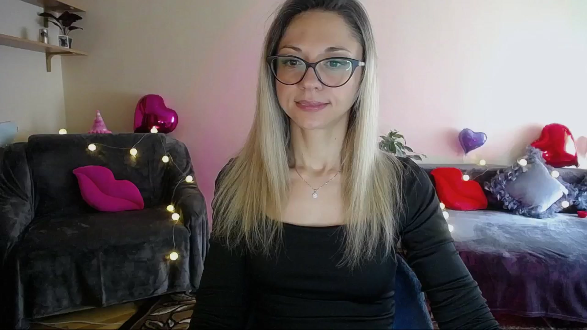 Gallery image thumbnail from Sunshine_alis's myfreecams stream on, 04/23/2025, 13:32 image 6 of 20