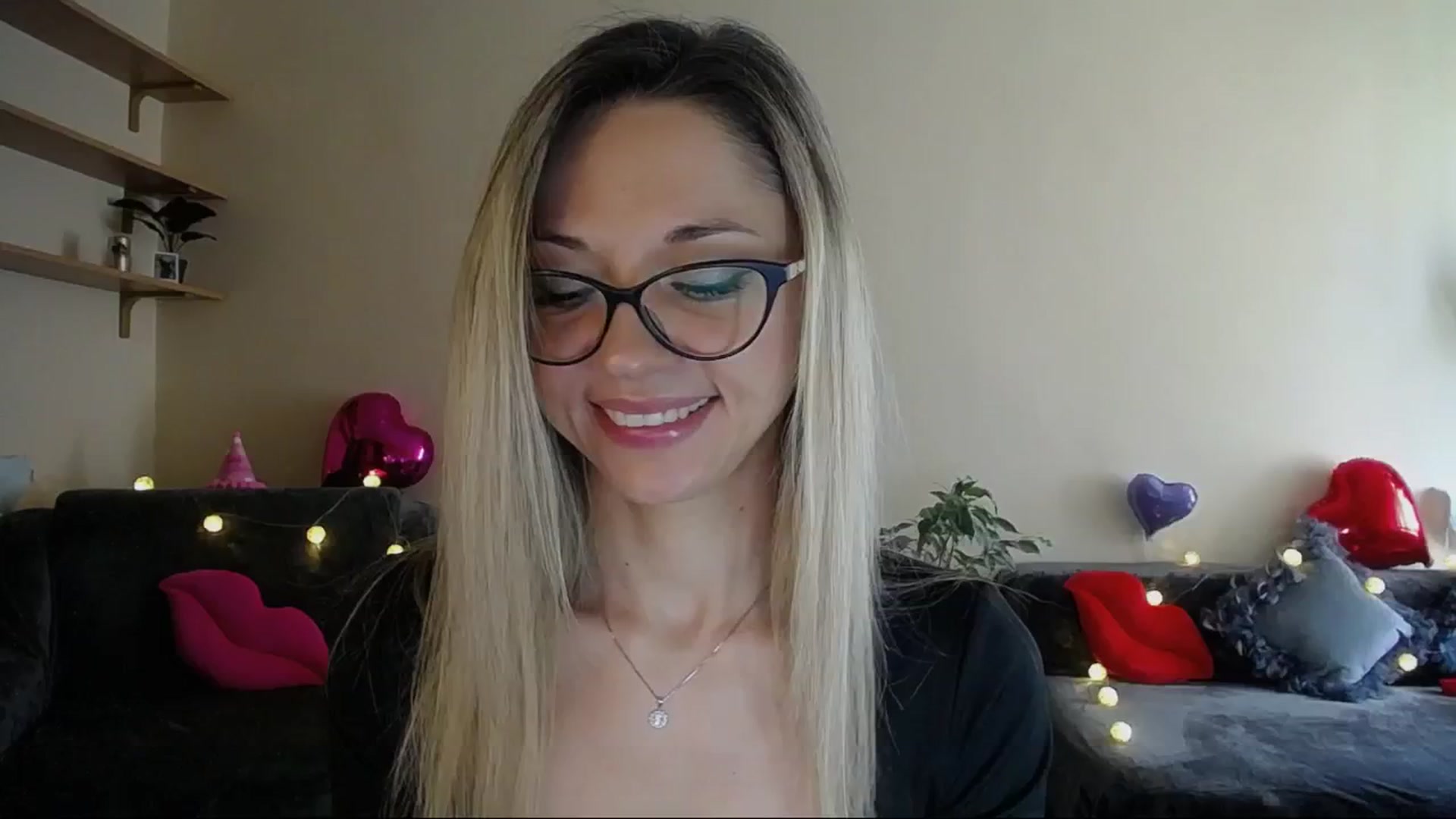 Gallery image thumbnail from Sunshine_alis's myfreecams stream on, 04/23/2025, 14:40 image 20 of 20