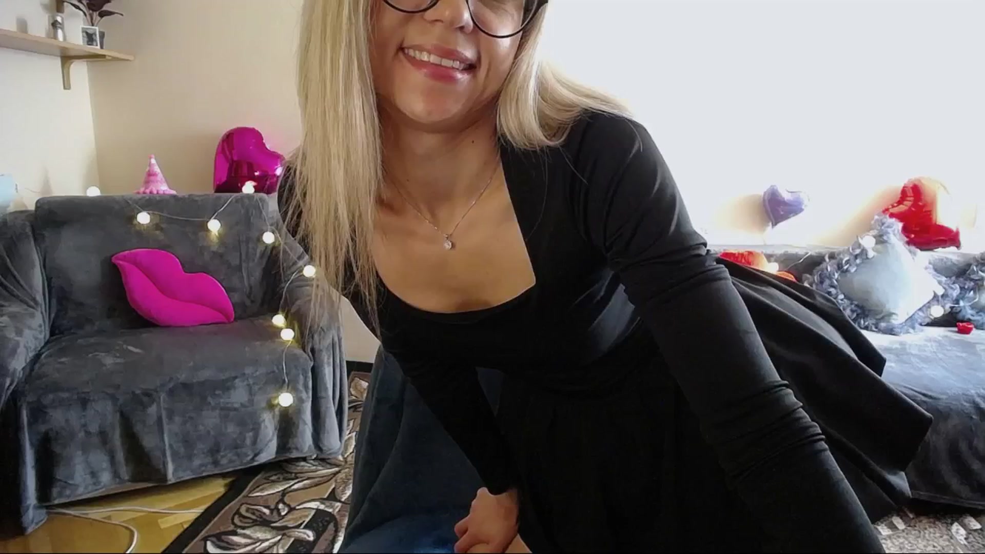 Gallery image thumbnail from Sunshine_alis's myfreecams stream on, 04/23/2025, 14:40 image 12 of 20