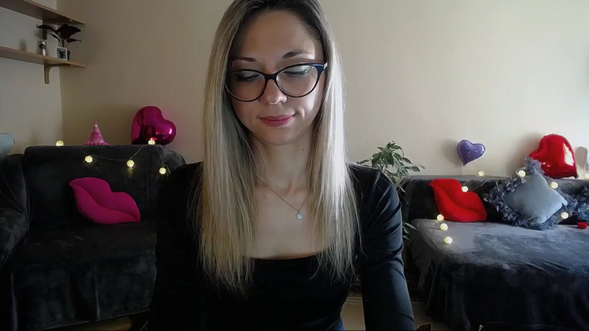 Gallery image thumbnail from Sunshine_alis's myfreecams stream on, 04/23/2025, 15:41 image 1 of 20