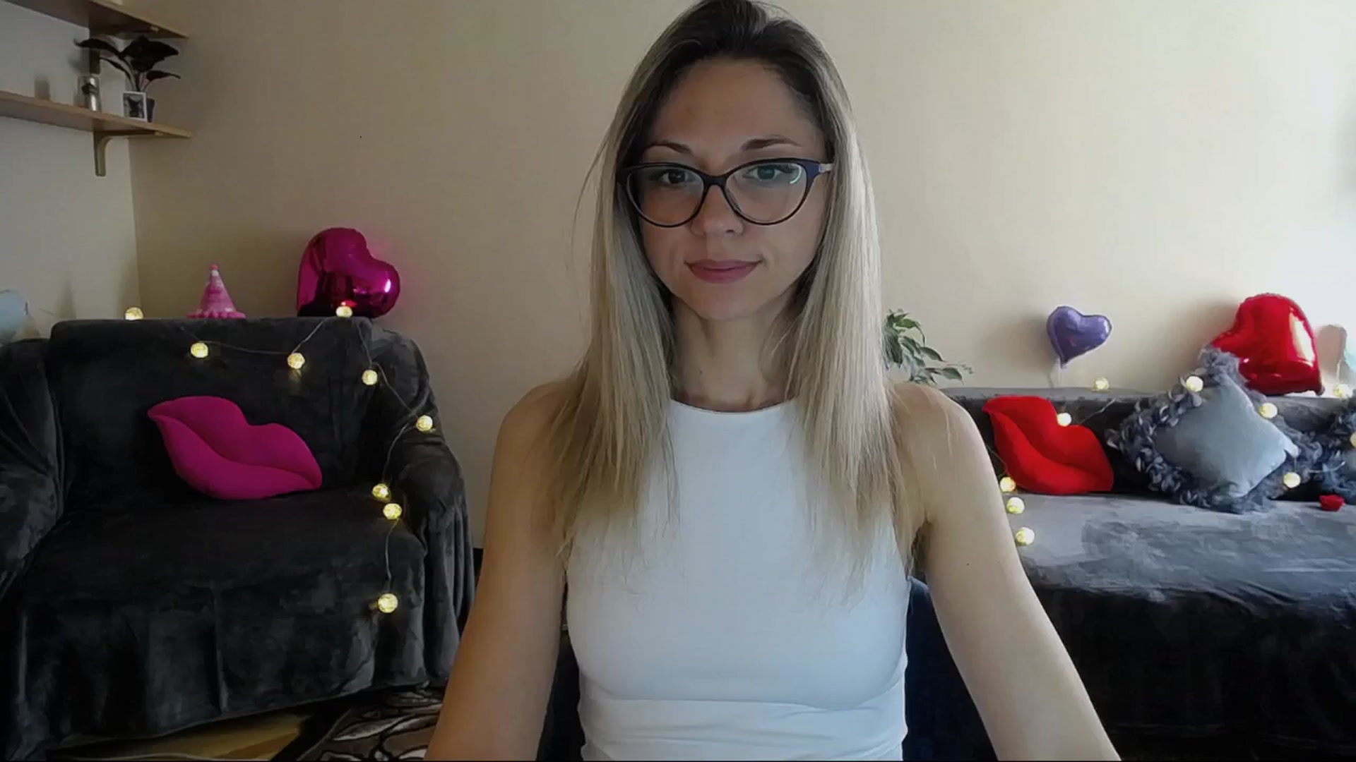 Gallery image thumbnail from Sunshine_alis's myfreecams stream on, 04/24/2025, 14:45 image 6 of 20