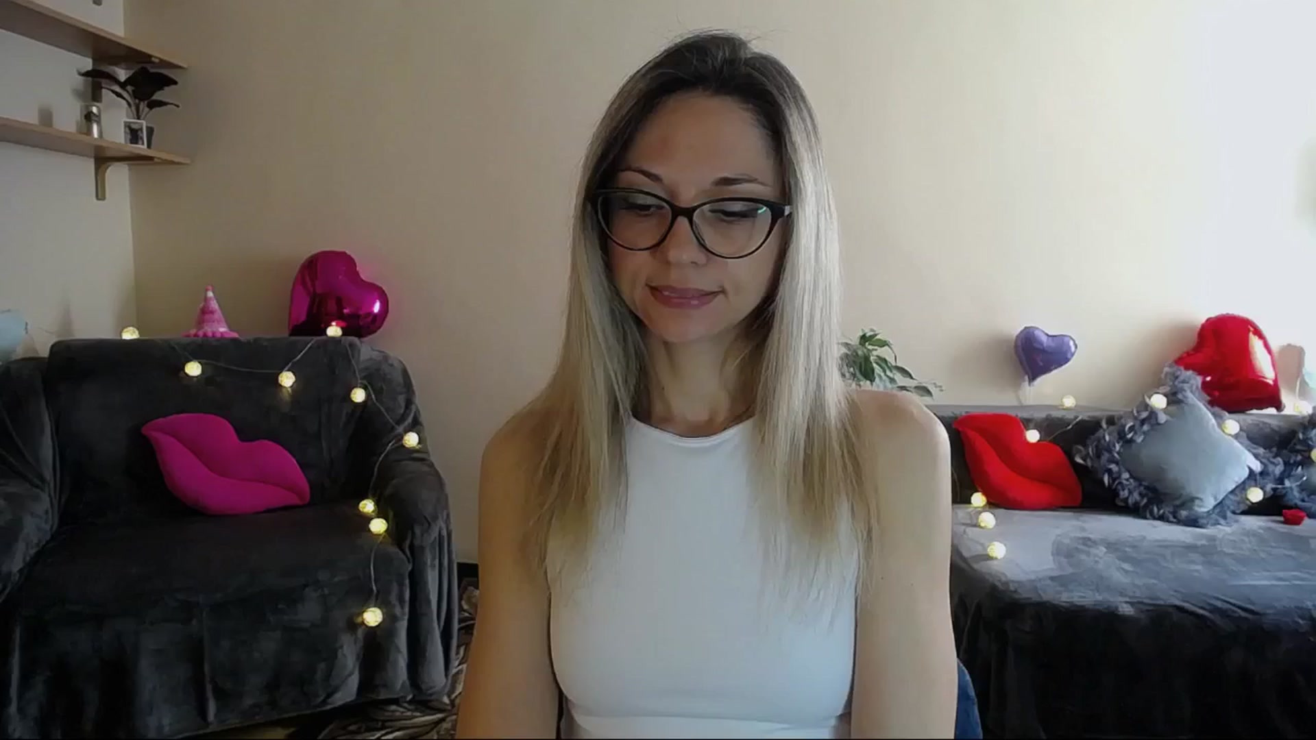 Gallery image thumbnail from Sunshine_alis's myfreecams stream on, 04/24/2025, 14:45 image 4 of 20