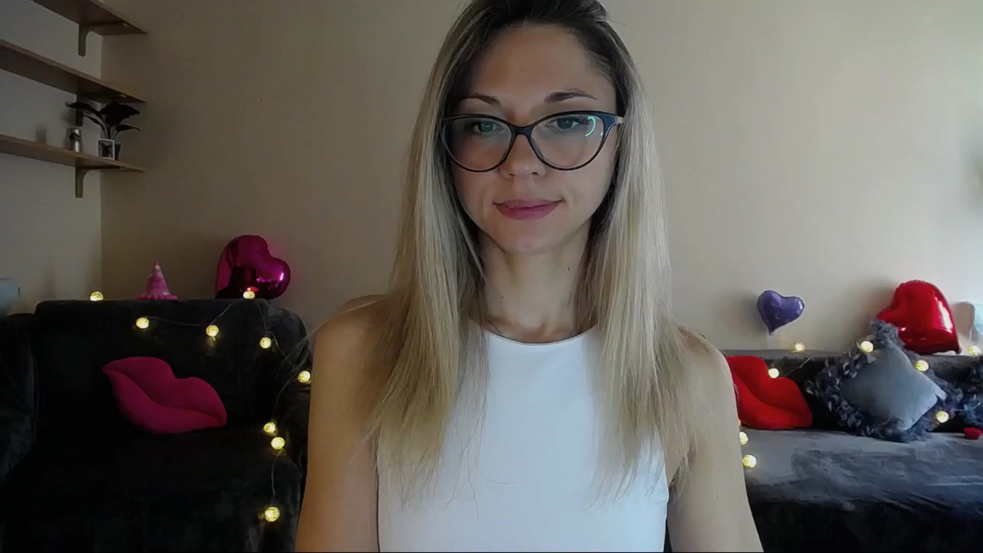 Gallery image thumbnail from Sunshine_alis's myfreecams stream on, 04/24/2025, 14:45 image 14 of 20