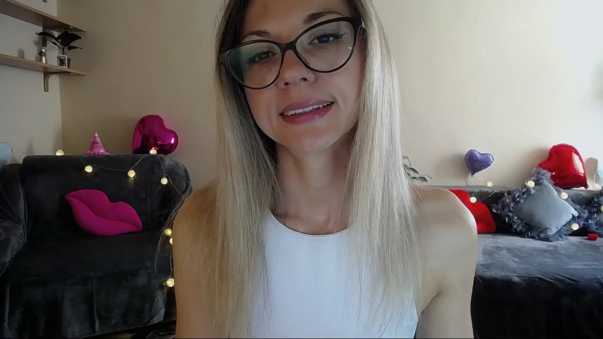 Gallery image thumbnail from Sunshine_alis's myfreecams stream on, 04/24/2025, 14:45 image 2 of 20
