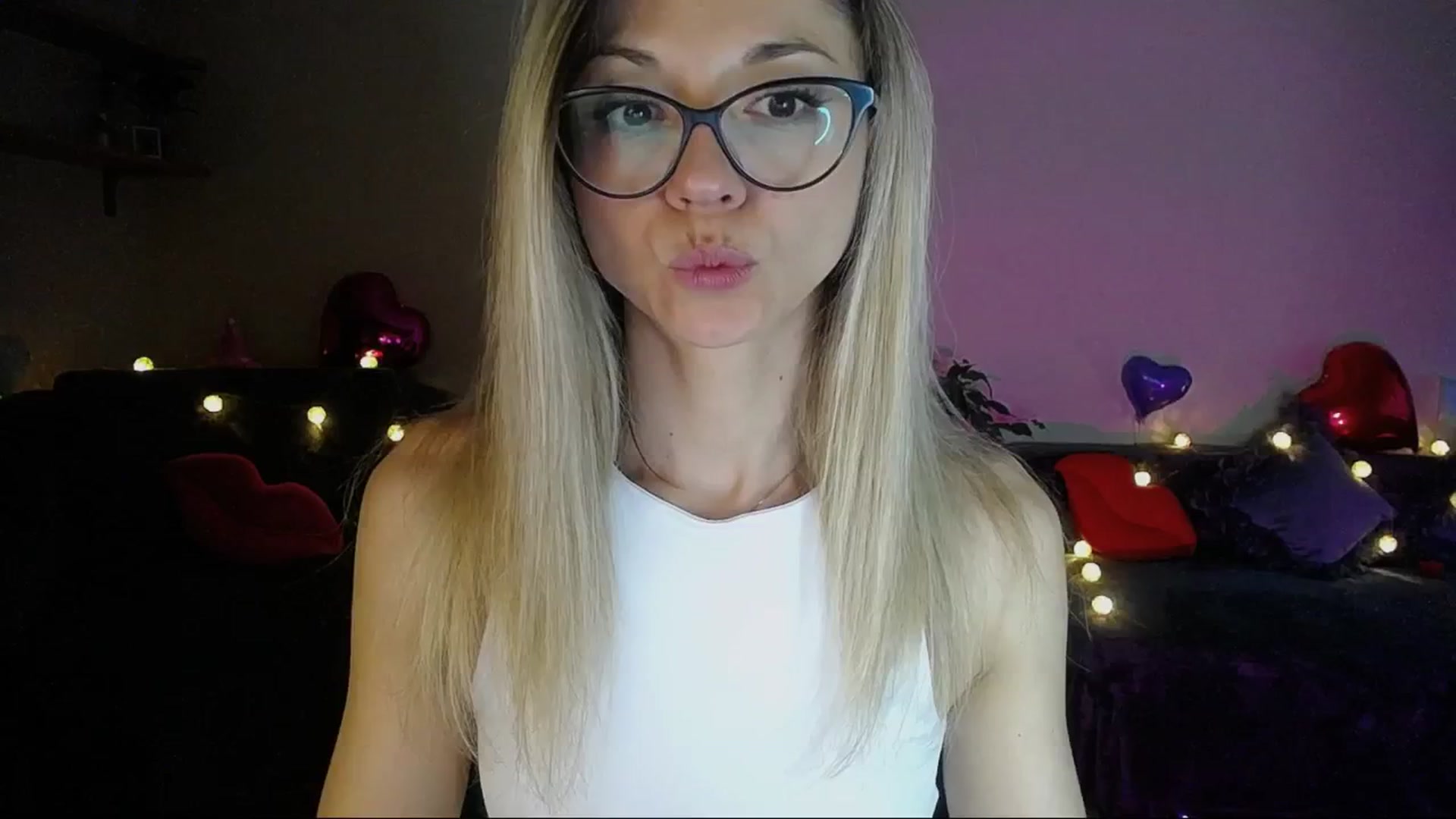 Gallery image thumbnail from Sunshine_alis's myfreecams stream on, 04/24/2025, 17:15 image 20 of 20