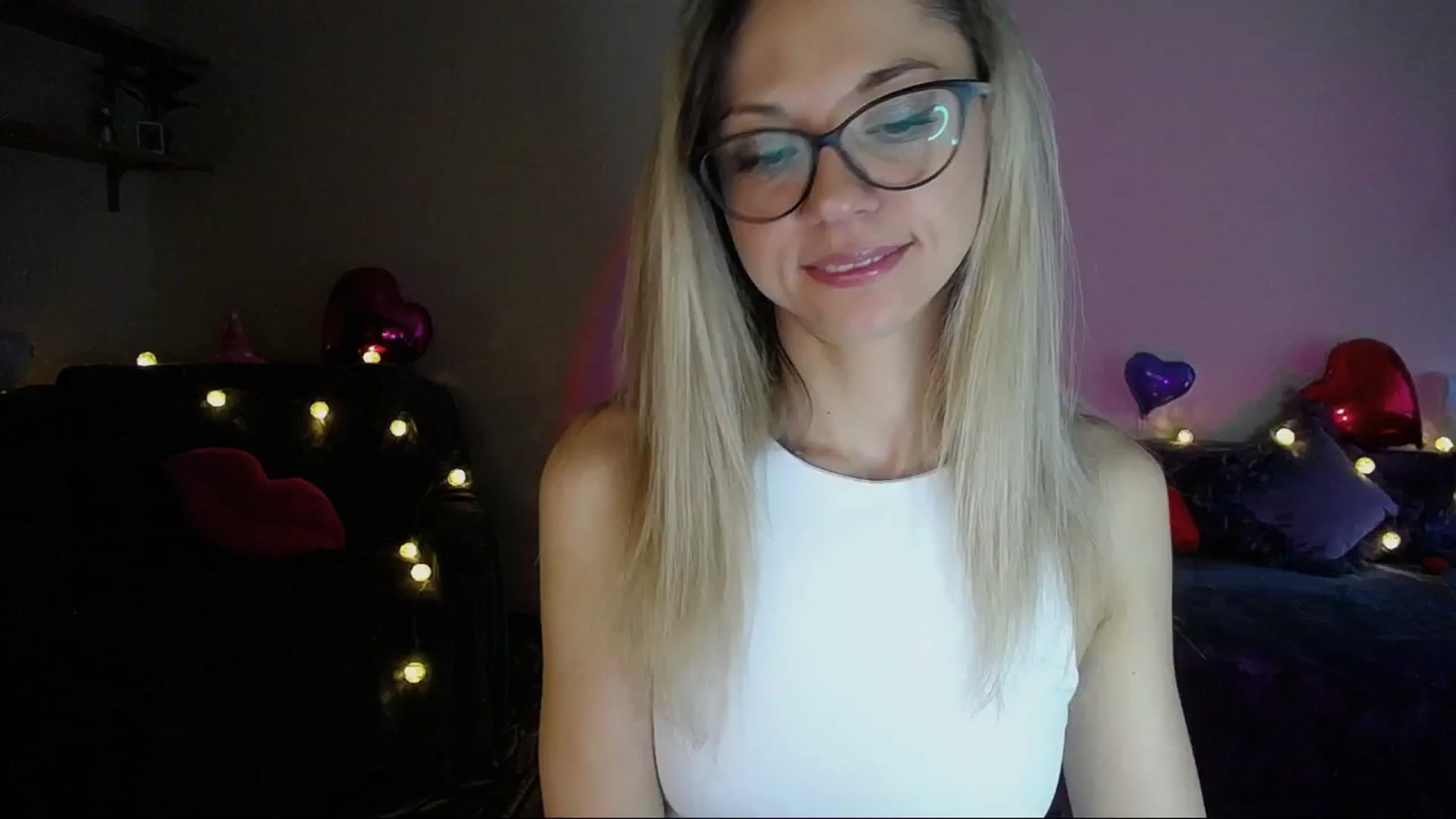 Gallery image thumbnail from Sunshine_alis's myfreecams stream on, 04/24/2025, 17:15 image 1 of 20
