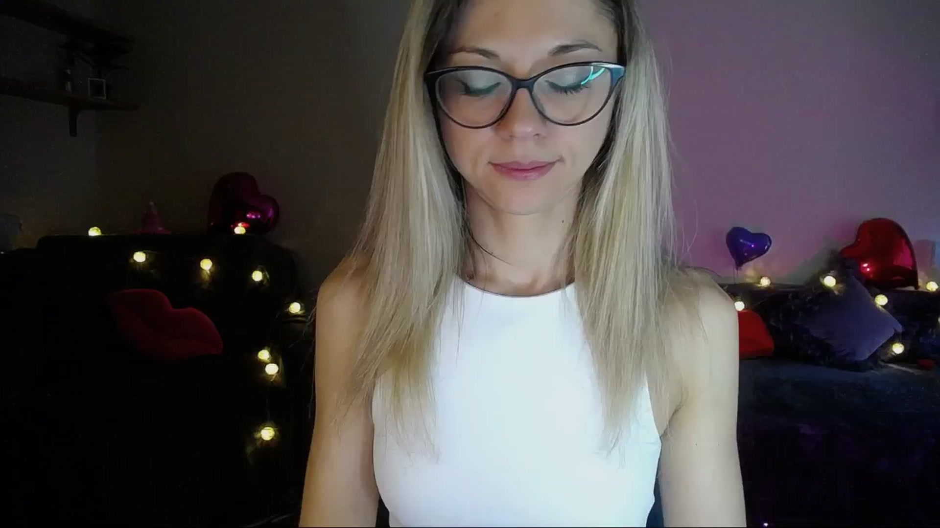 Gallery image thumbnail from Sunshine_alis's myfreecams stream on, 04/24/2025, 17:15 image 3 of 20