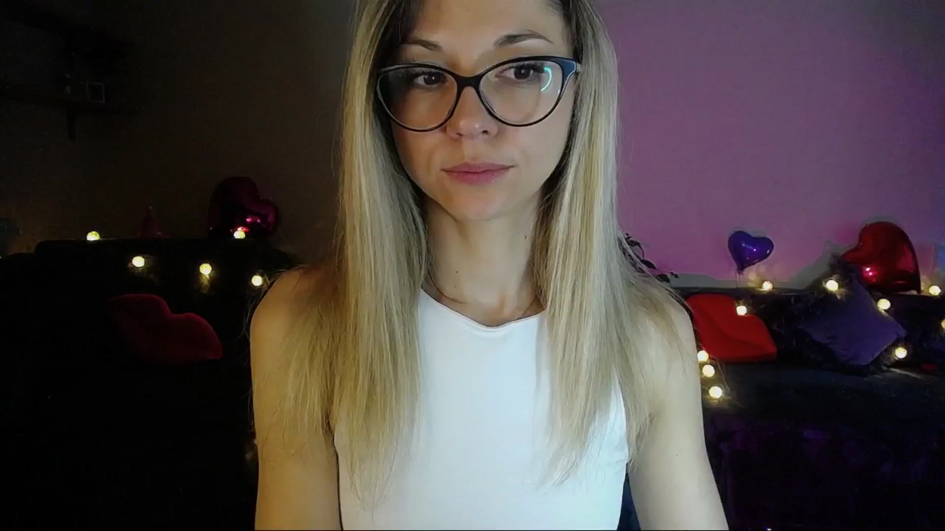 Gallery image thumbnail from Sunshine_alis's myfreecams stream on, 04/24/2025, 17:15 image 19 of 20