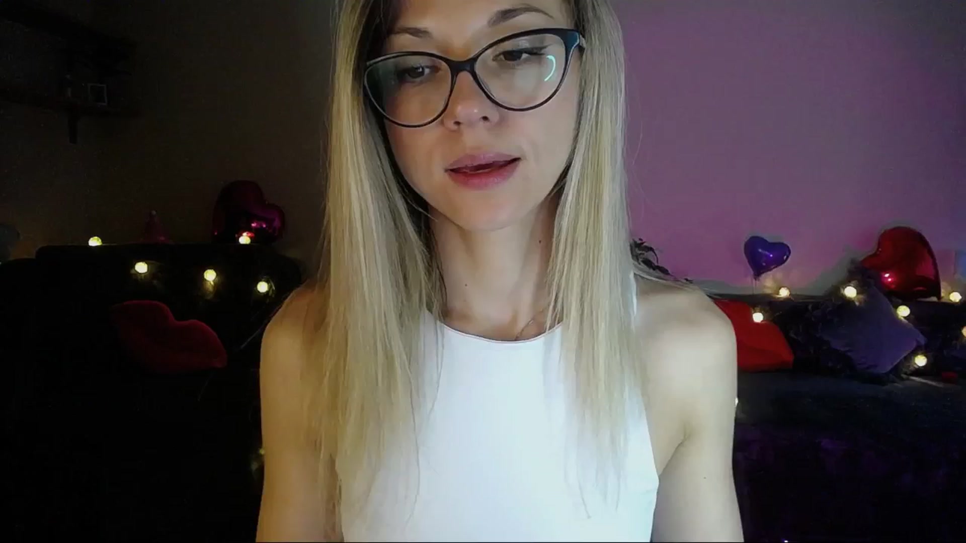 Gallery image thumbnail from Sunshine_alis's myfreecams stream on, 04/24/2025, 17:15 image 17 of 20