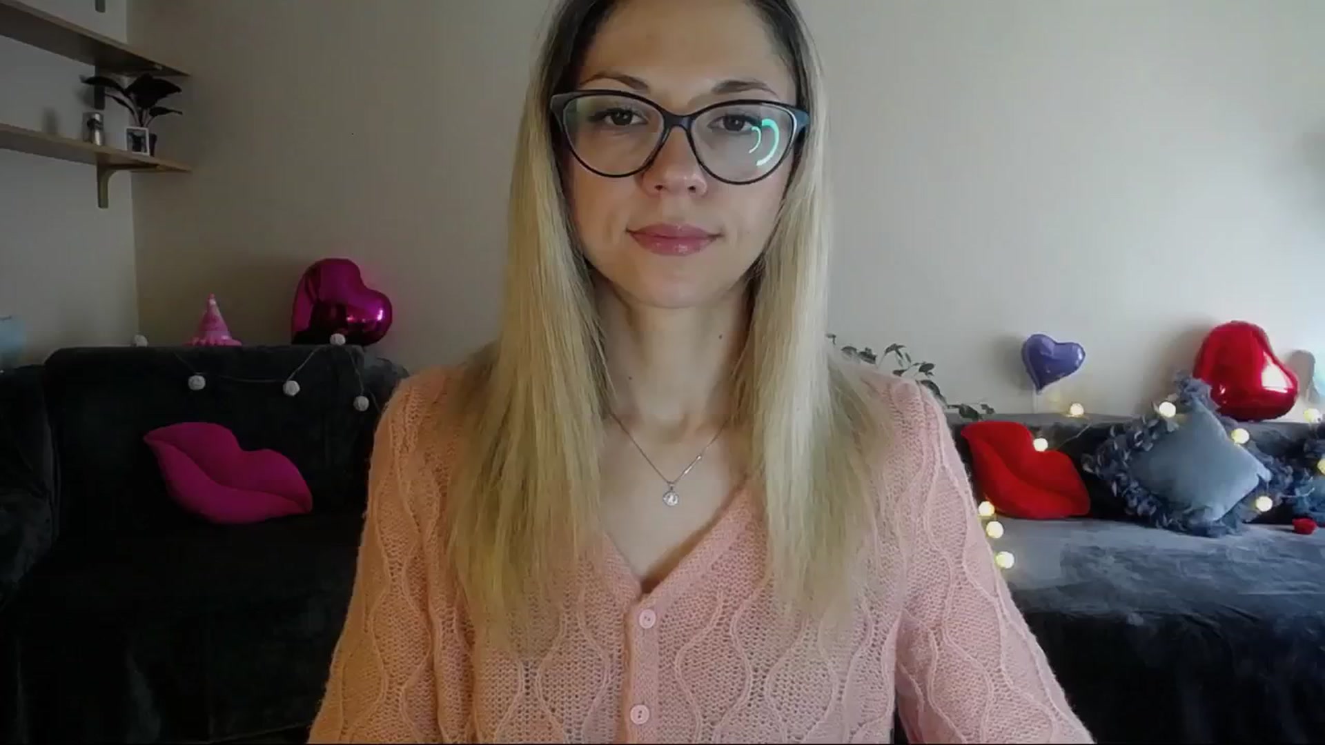 Gallery image thumbnail from Sunshine_alis's myfreecams stream on, 04/25/2025, 14:53 image 1 of 20
