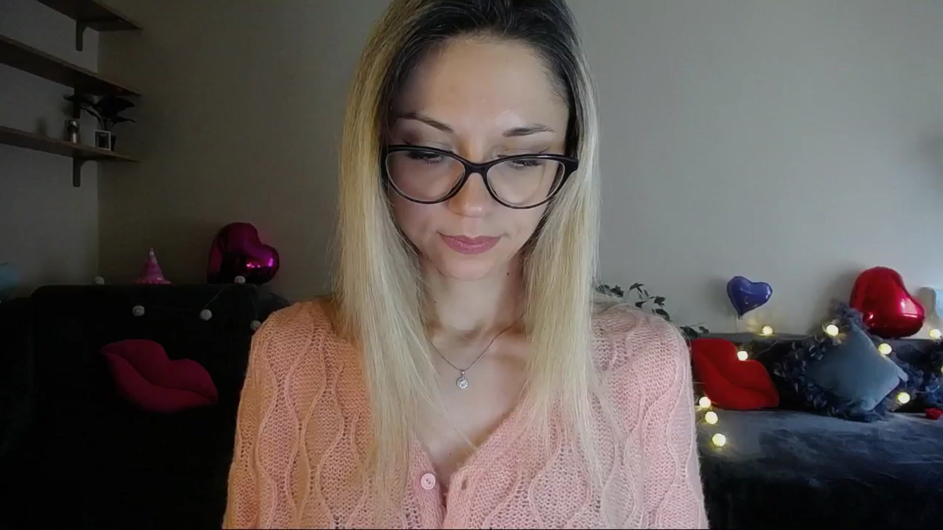 Gallery image thumbnail from Sunshine_alis's myfreecams stream on, 04/25/2025, 14:53 image 6 of 20