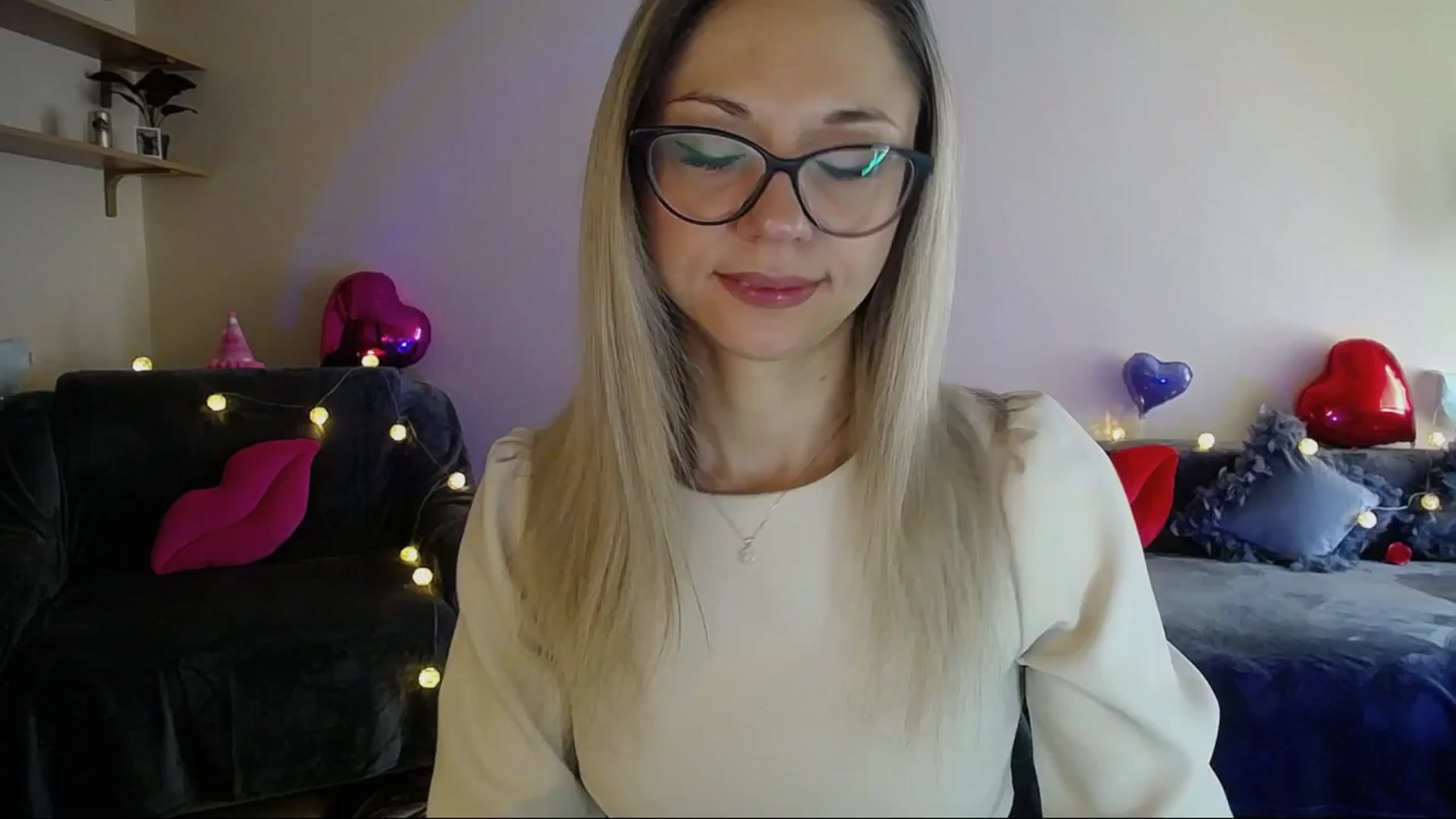 Gallery image thumbnail from Sunshine_alis's myfreecams stream on, 04/29/2025, 14:38 image 1 of 20
