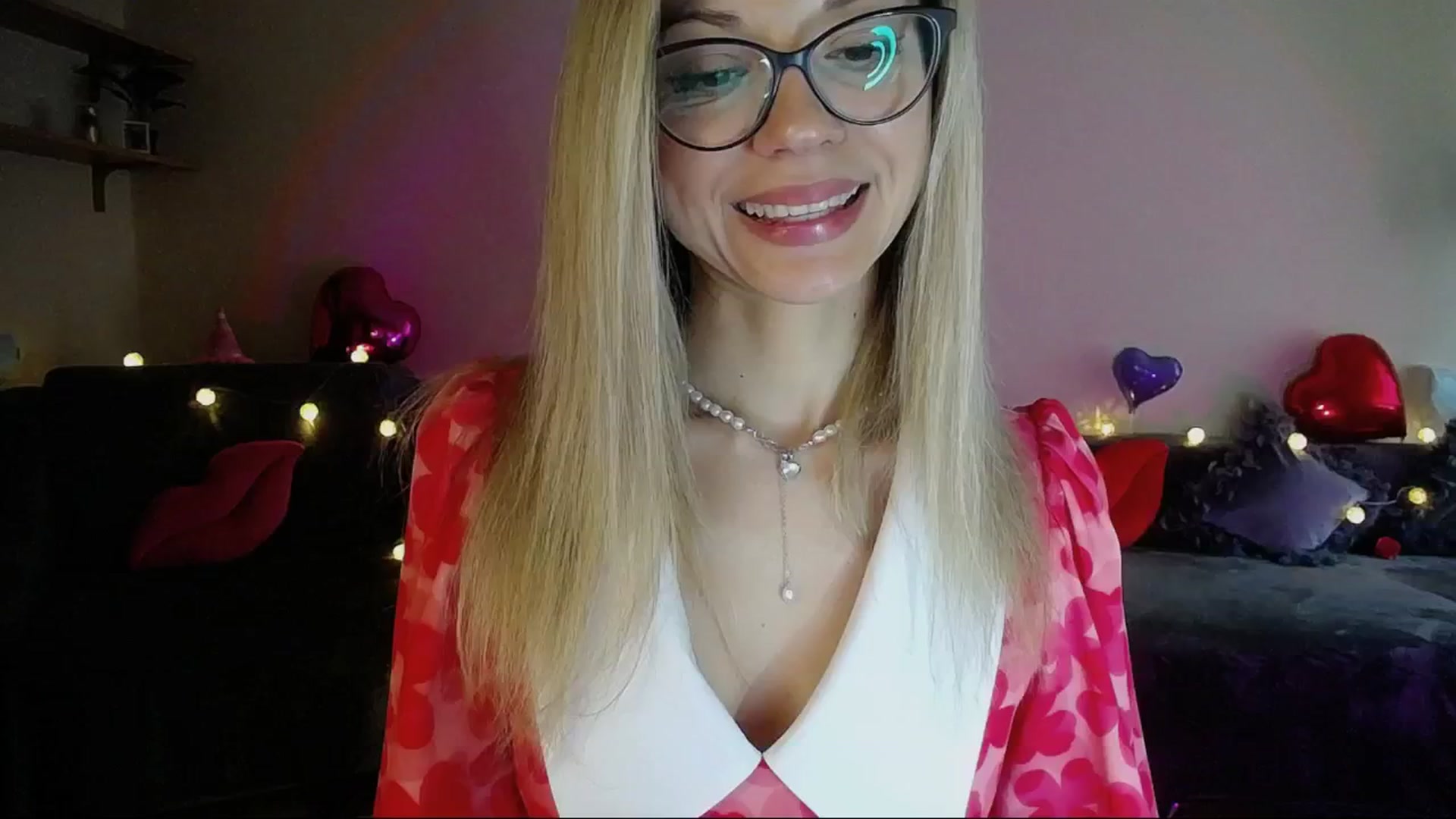 Gallery image thumbnail from Sunshine_alis's myfreecams stream on, 04/30/2025, 16:08 image 18 of 20