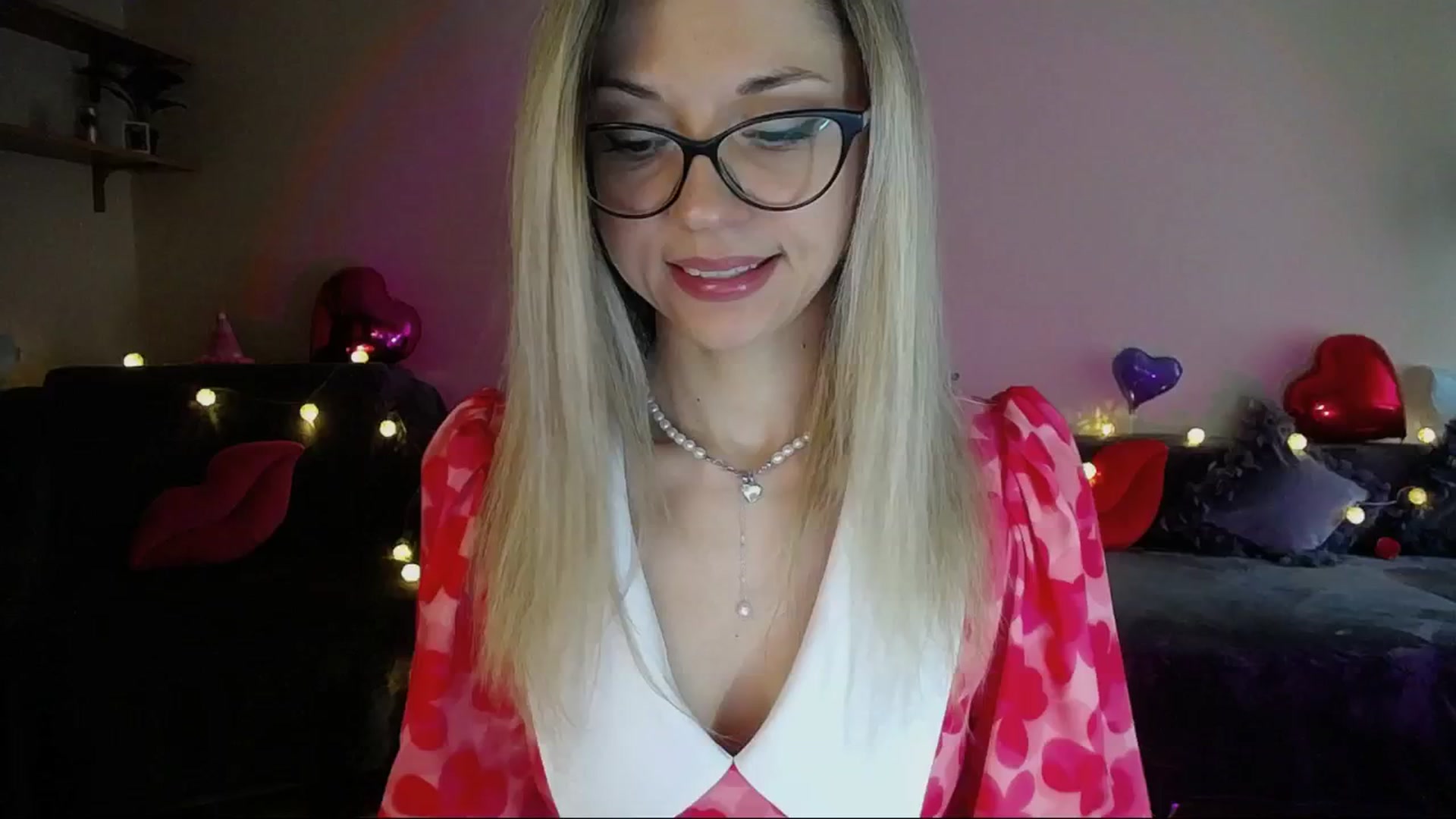 Gallery image thumbnail from Sunshine_alis's myfreecams stream on, 04/30/2025, 16:08 image 14 of 20