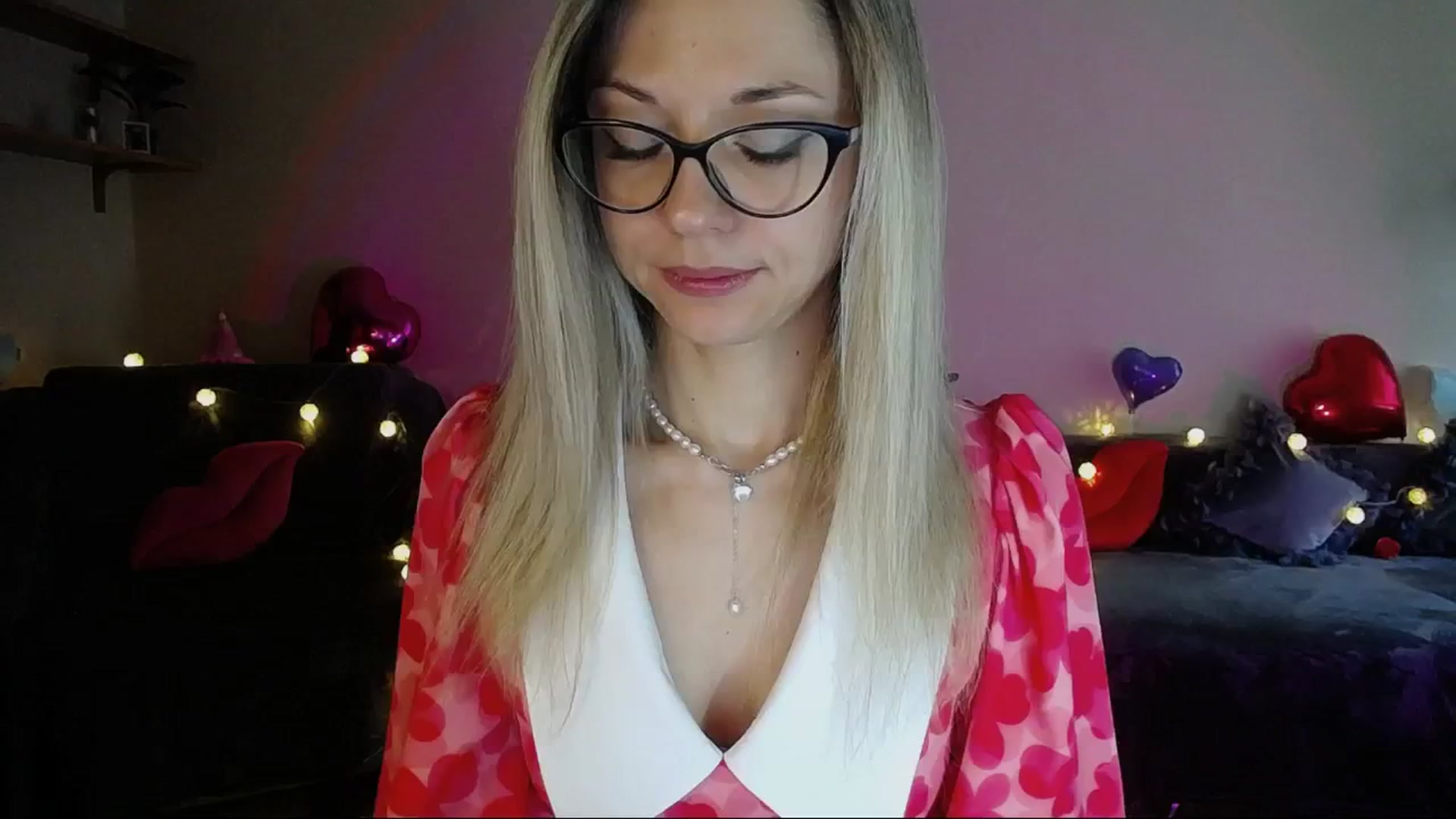 Gallery image thumbnail from Sunshine_alis's myfreecams stream on, 04/30/2025, 16:08 image 6 of 20