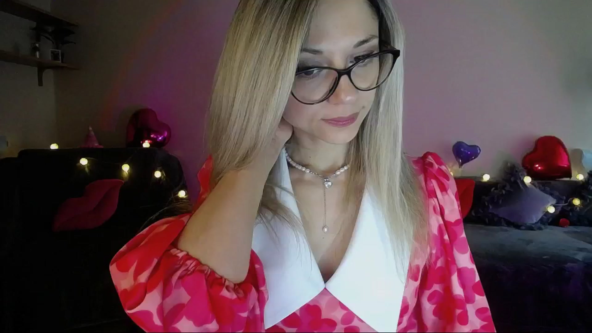 Gallery image thumbnail from Sunshine_alis's myfreecams stream on, 04/30/2025, 16:08 image 15 of 20