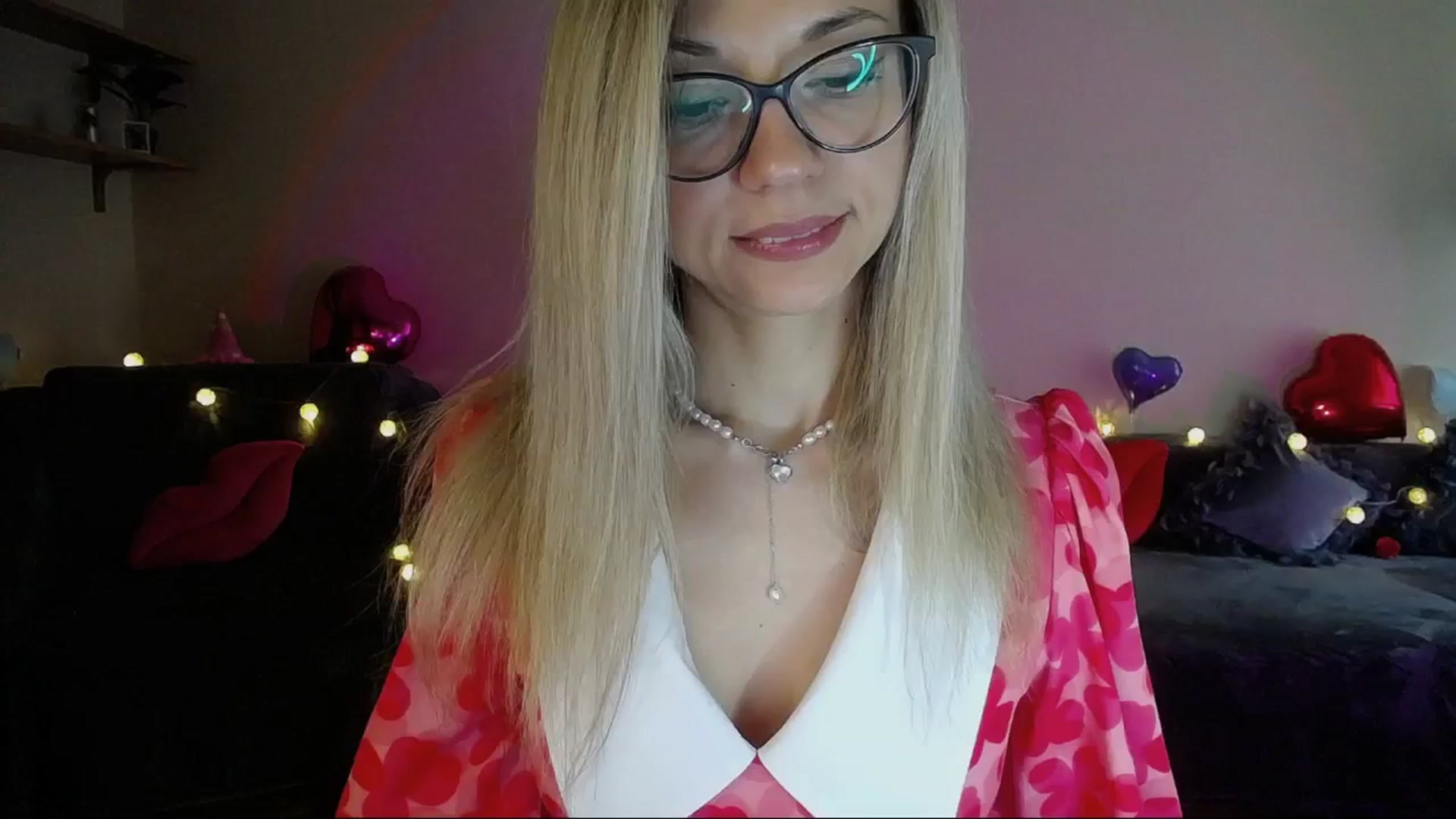 Gallery image thumbnail from Sunshine_alis's myfreecams stream on, 04/30/2025, 16:08 image 16 of 20