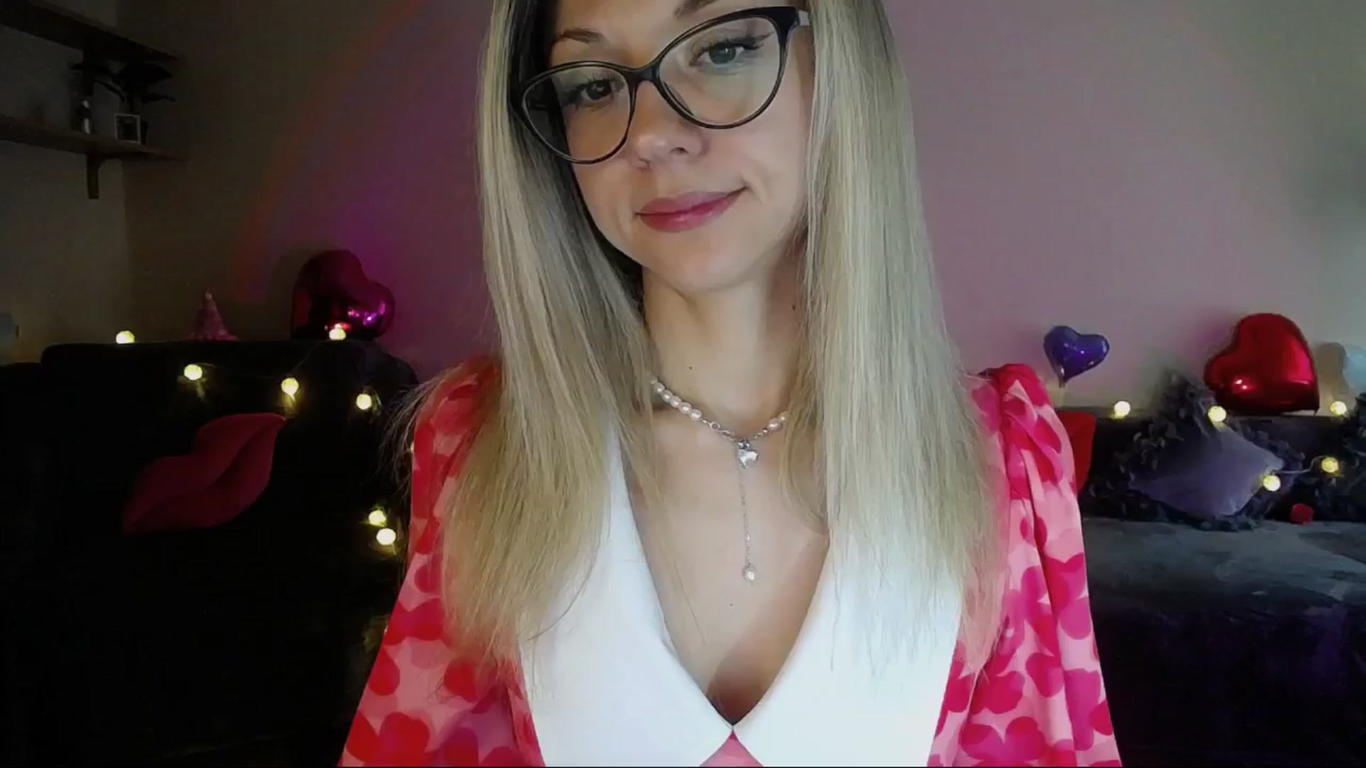 Gallery image thumbnail from Sunshine_alis's myfreecams stream on, 04/30/2025, 16:08 image 17 of 20