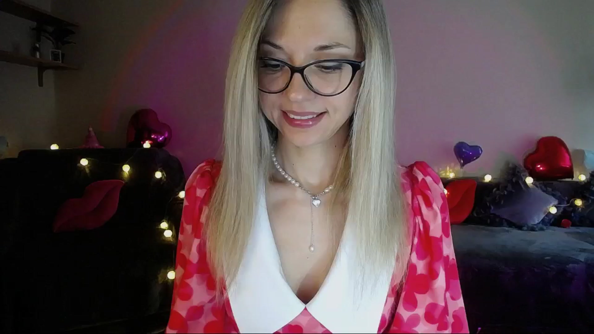 Gallery image thumbnail from Sunshine_alis's myfreecams stream on, 04/30/2025, 16:08 image 9 of 20