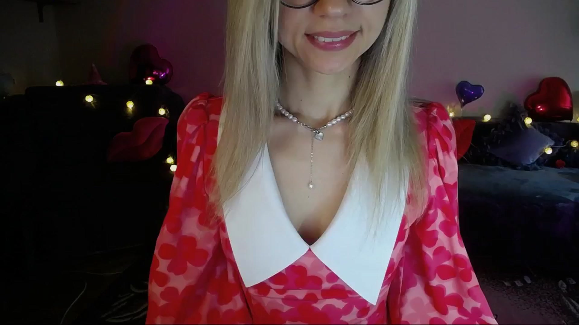 Gallery image thumbnail from Sunshine_alis's myfreecams stream on, 04/30/2025, 16:36 image 1 of 20
