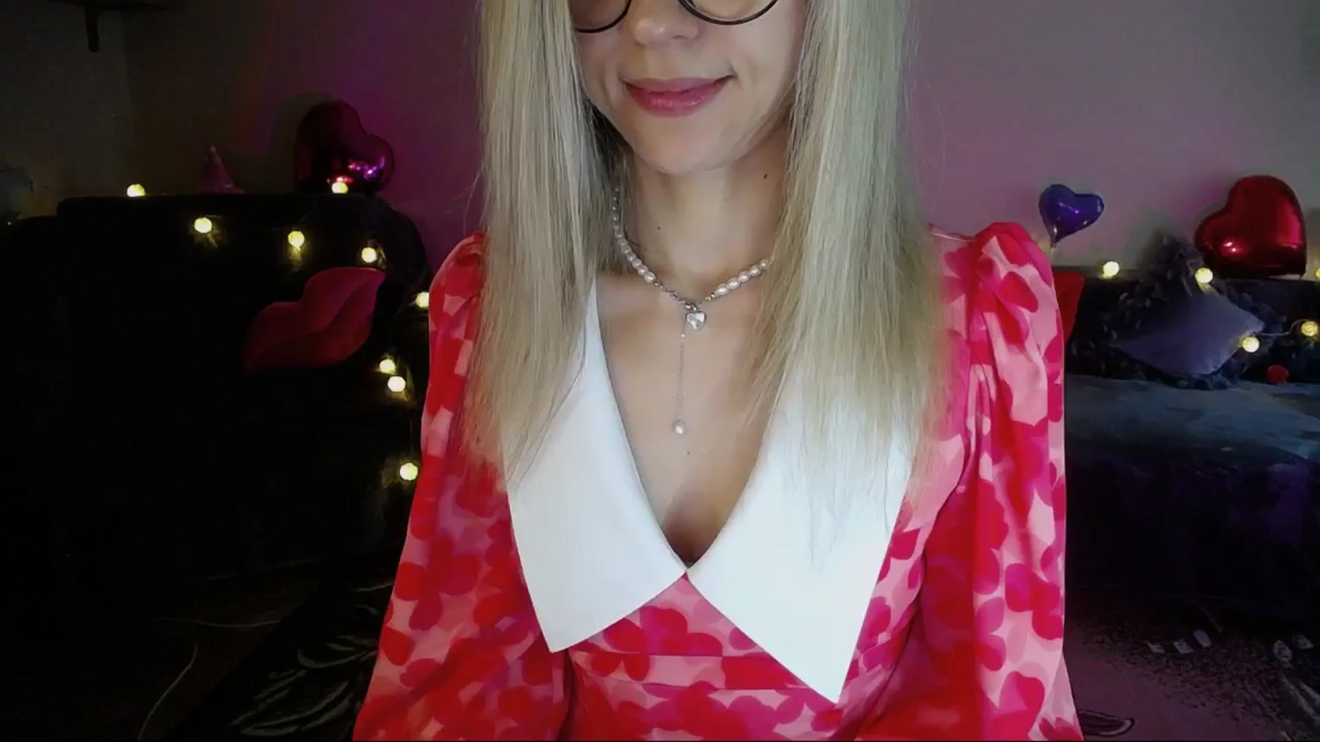 Gallery image thumbnail from Sunshine_alis's myfreecams stream on, 04/30/2025, 16:36 image 17 of 20