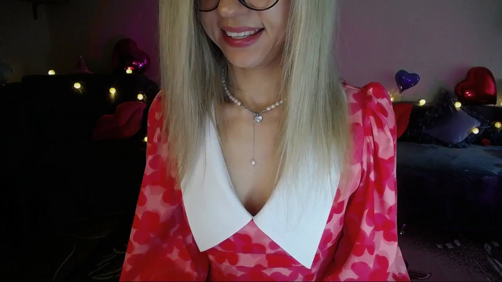Gallery image thumbnail from Sunshine_alis's myfreecams stream on, 04/30/2025, 16:36 image 10 of 20