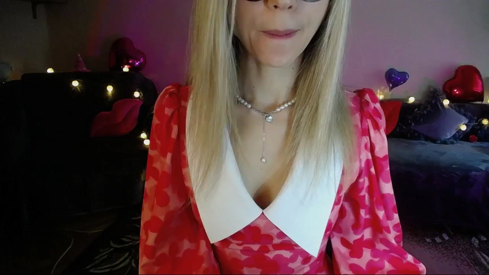 Gallery image thumbnail from Sunshine_alis's myfreecams stream on, 04/30/2025, 16:36 image 4 of 20