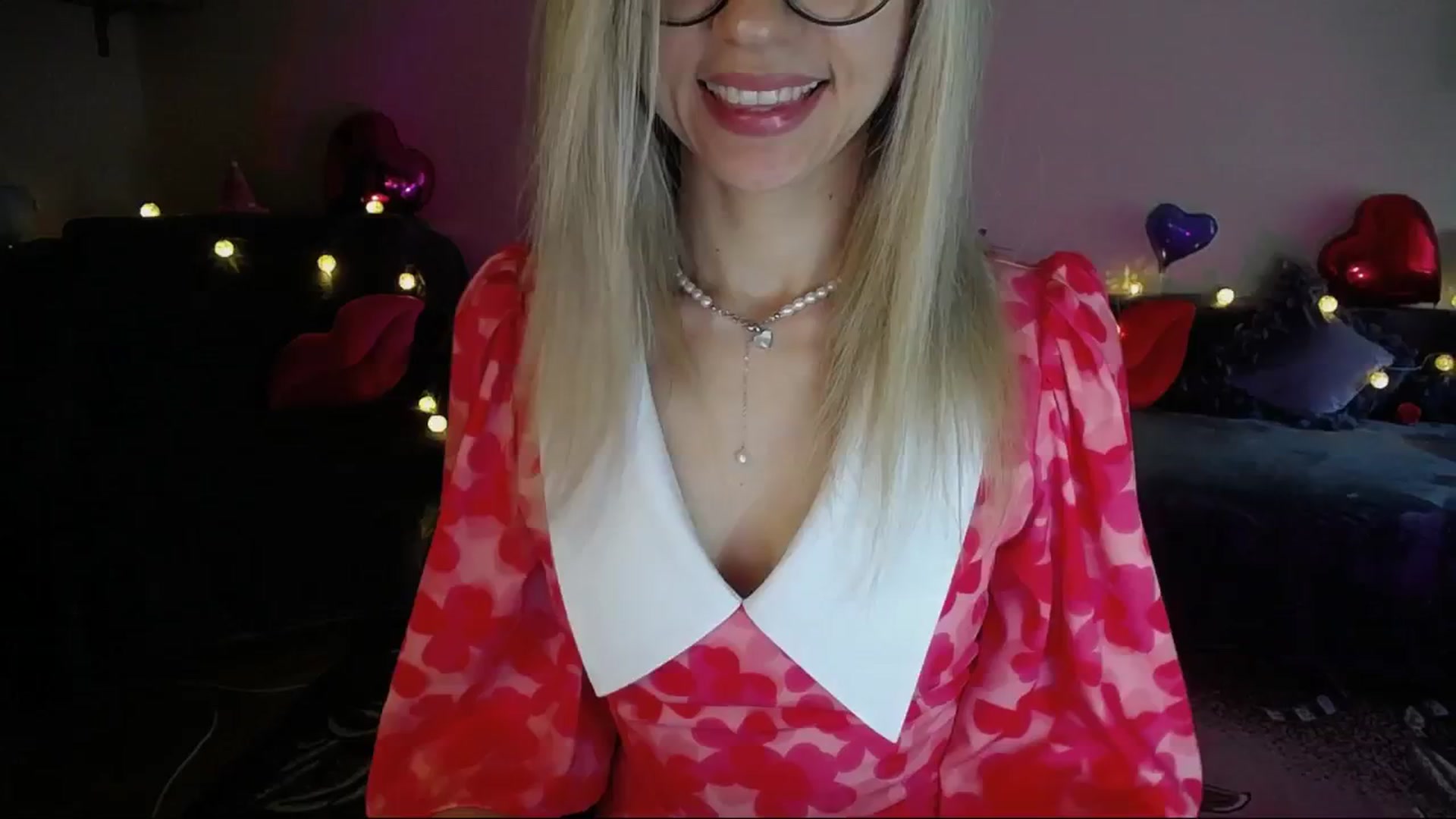 Gallery image thumbnail from Sunshine_alis's myfreecams stream on, 04/30/2025, 16:36 image 3 of 20