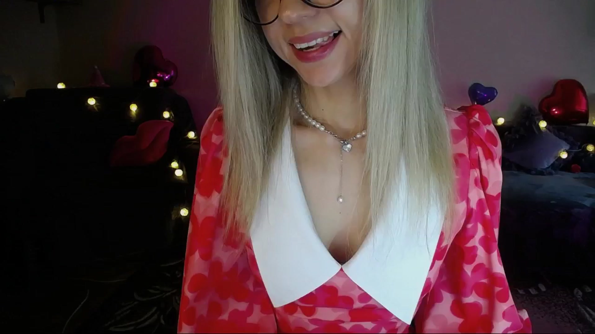 Gallery image thumbnail from Sunshine_alis's myfreecams stream on, 04/30/2025, 16:36 image 11 of 20