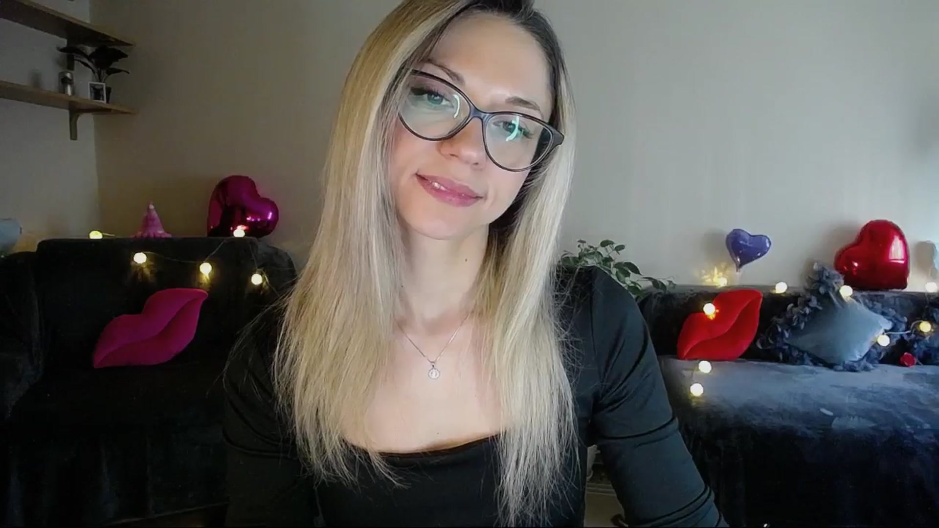 Gallery image thumbnail from Sunshine_alis's myfreecams stream on, 05/01/2025, 16:28 image 14 of 20