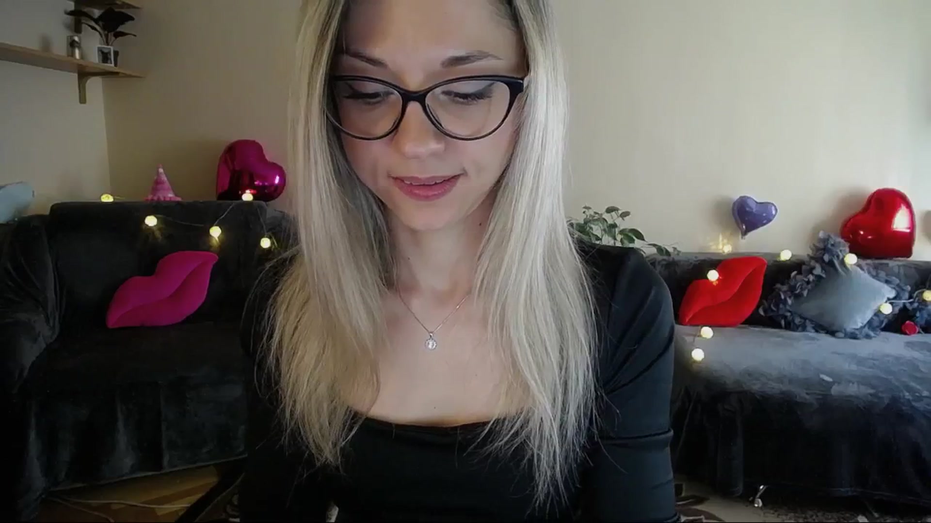 Gallery image thumbnail from Sunshine_alis's myfreecams stream on, 05/01/2025, 16:28 image 6 of 20