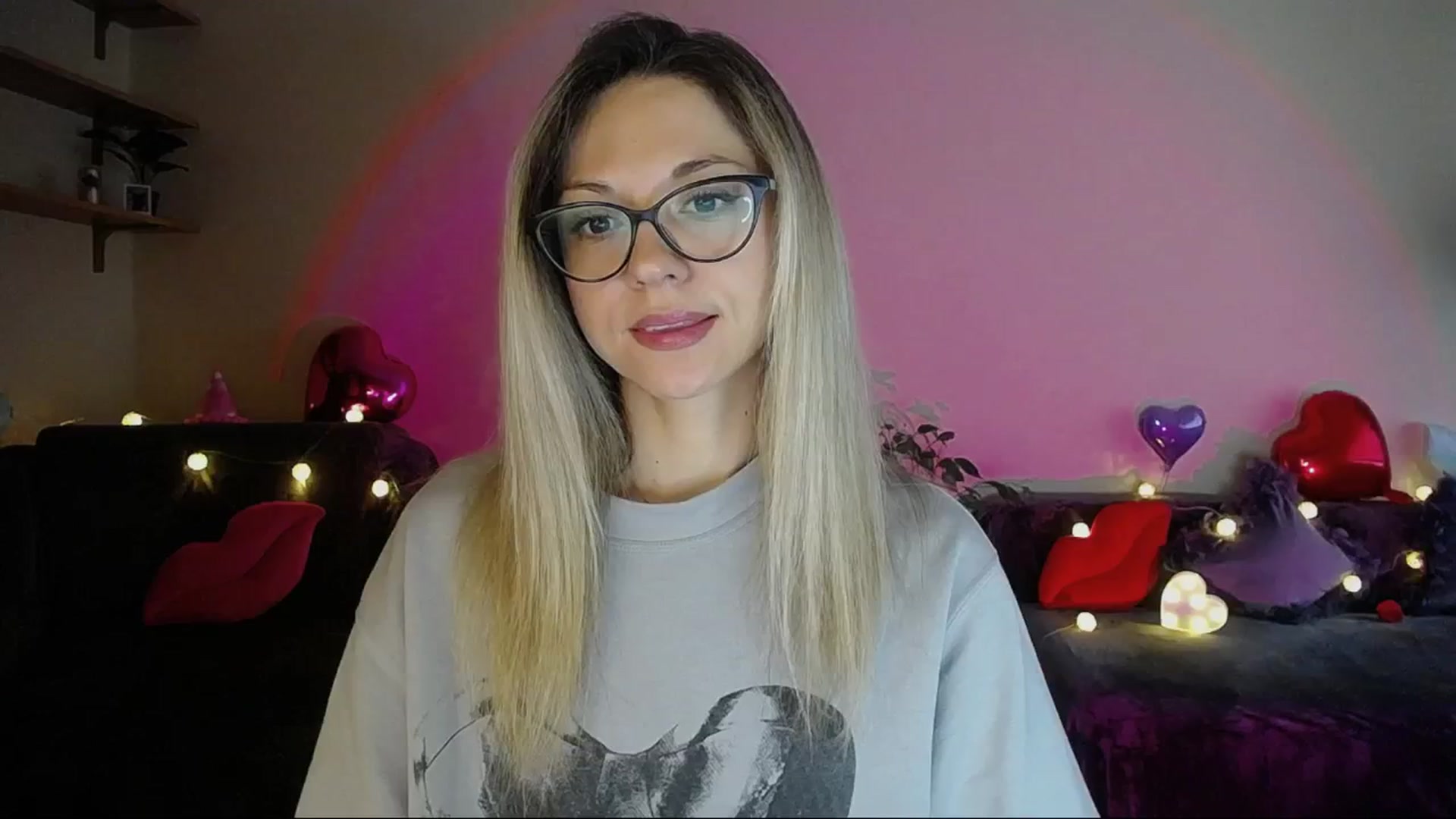 Gallery image thumbnail from Sunshine_alis's myfreecams stream on, 05/05/2025, 14:43 image 17 of 20