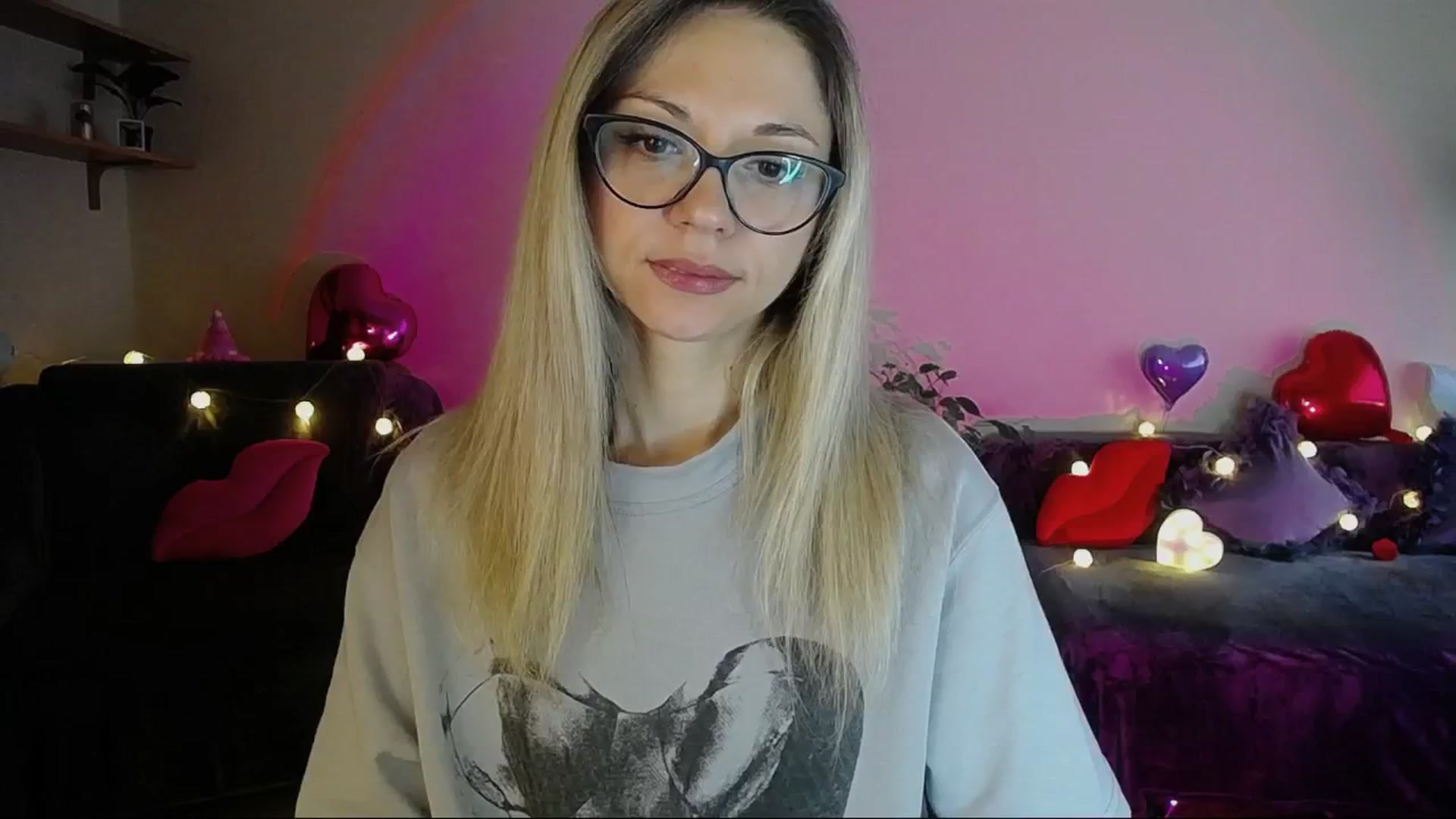 Gallery image thumbnail from Sunshine_alis's myfreecams stream on, 05/05/2025, 14:43 image 1 of 20