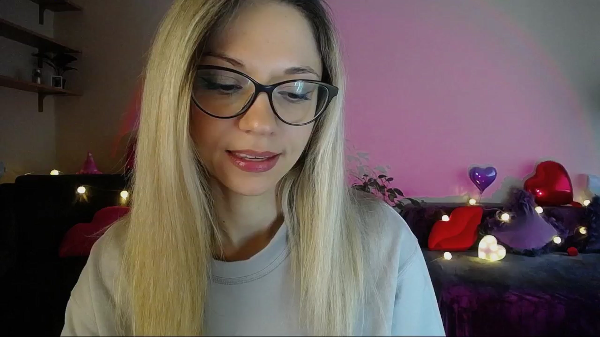 Gallery image thumbnail from Sunshine_alis's myfreecams stream on, 05/05/2025, 14:43 image 12 of 20