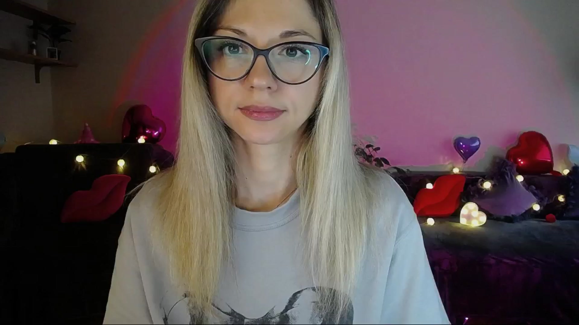 Gallery image thumbnail from Sunshine_alis's myfreecams stream on, 05/05/2025, 14:43 image 4 of 20