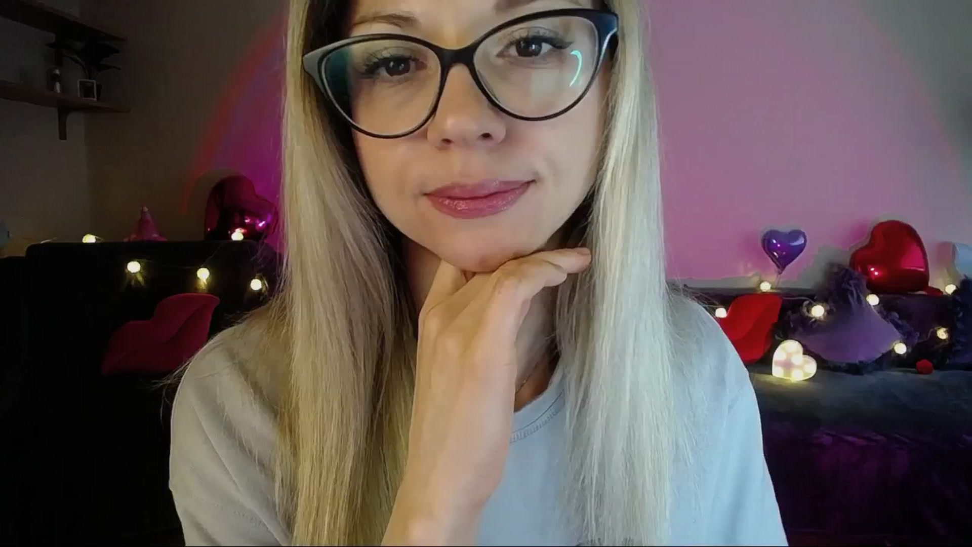 Gallery image thumbnail from Sunshine_alis's myfreecams stream on, 05/05/2025, 14:43 image 8 of 20