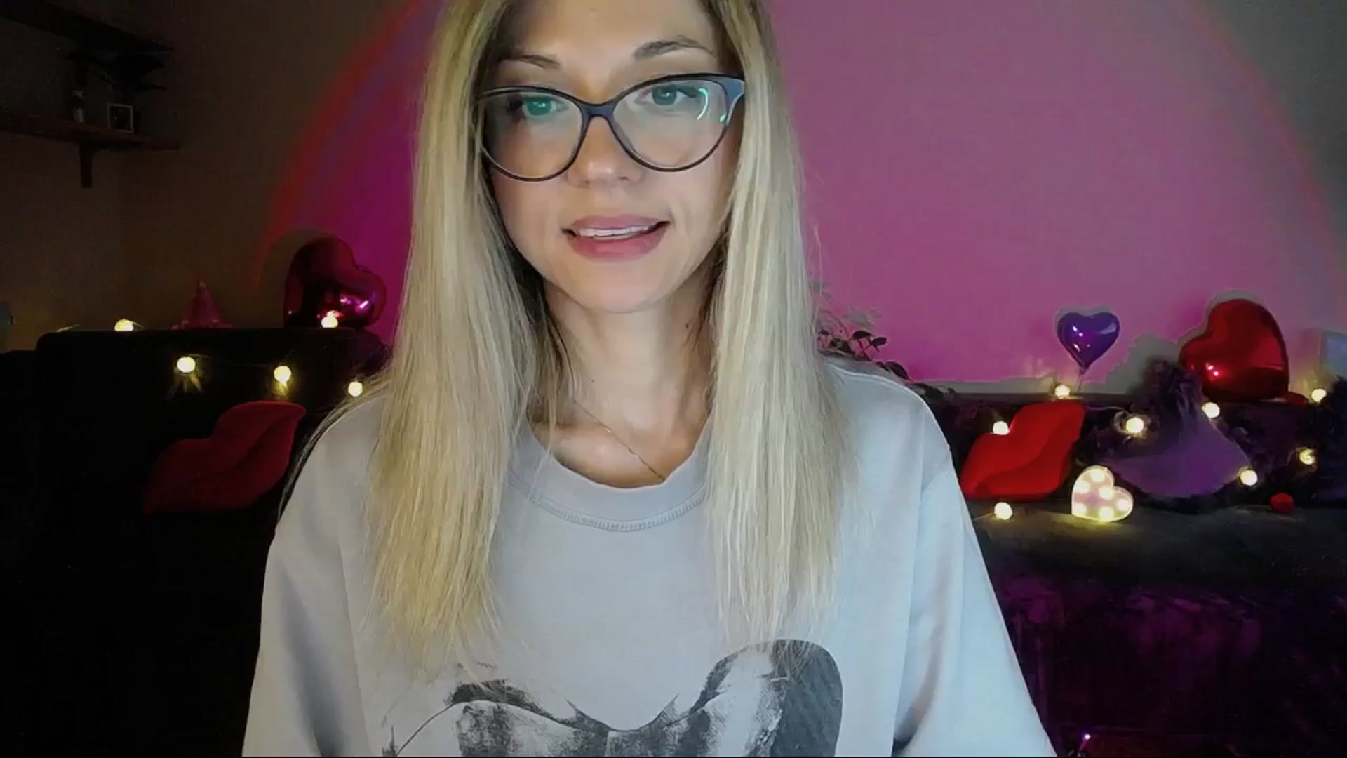 Gallery image thumbnail from Sunshine_alis's myfreecams stream on, 05/05/2025, 16:38 image 15 of 20