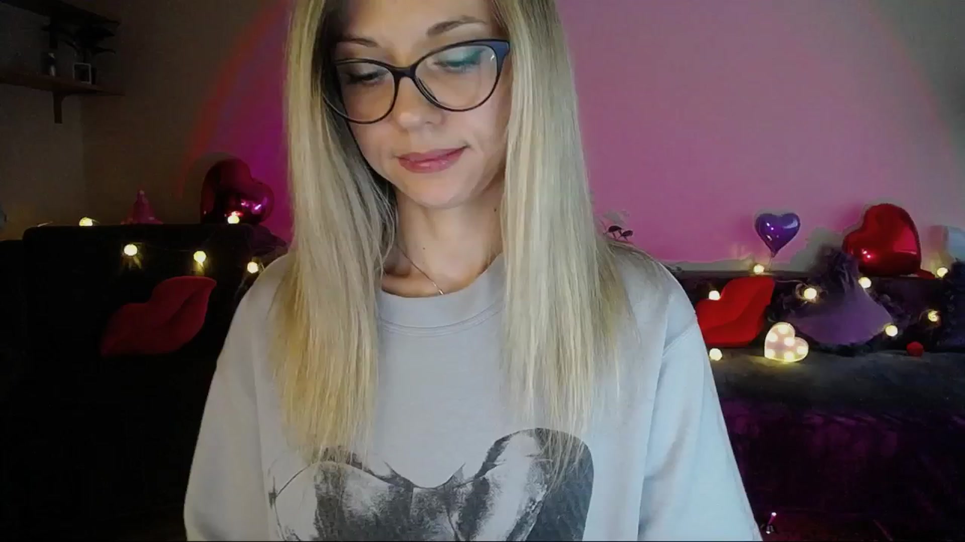 Gallery image thumbnail from Sunshine_alis's myfreecams stream on, 05/05/2025, 16:38 image 2 of 20
