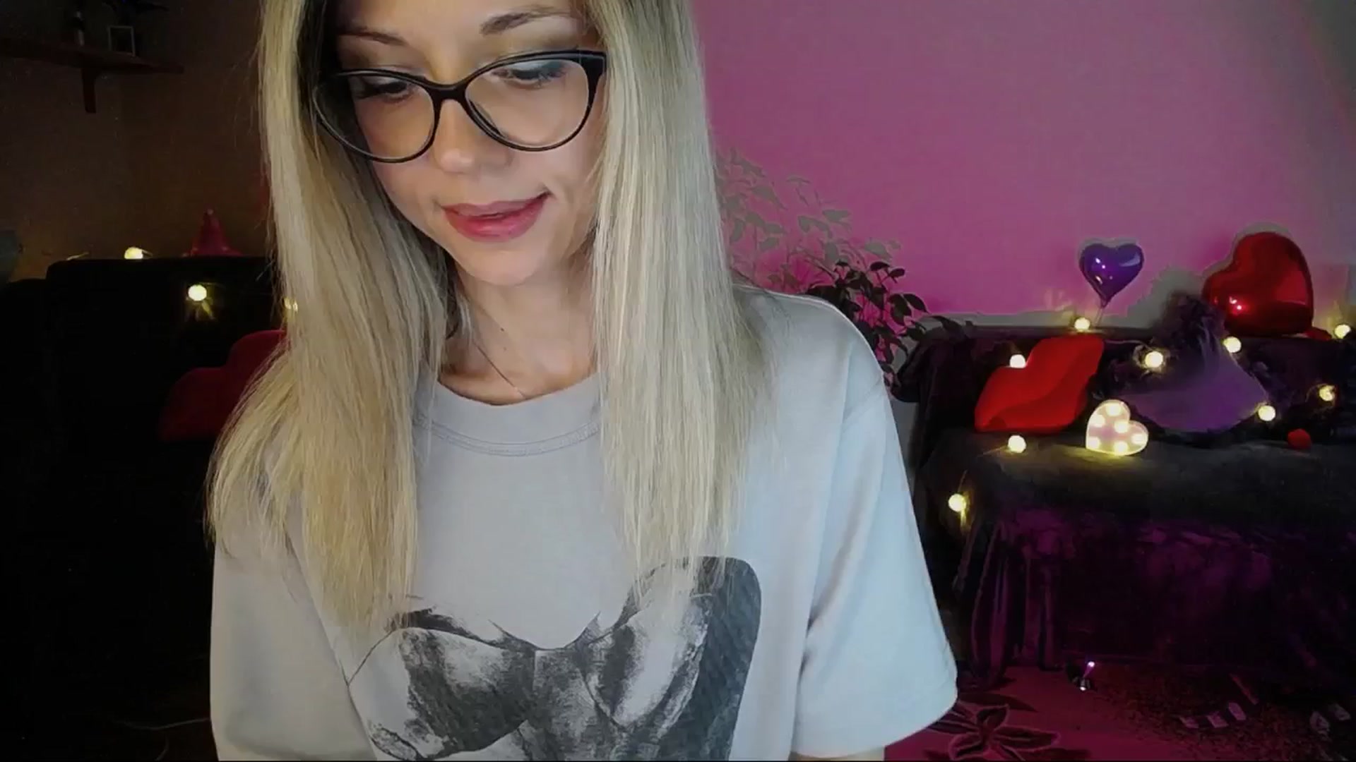 Gallery image thumbnail from Sunshine_alis's myfreecams stream on, 05/05/2025, 16:38 image 13 of 20